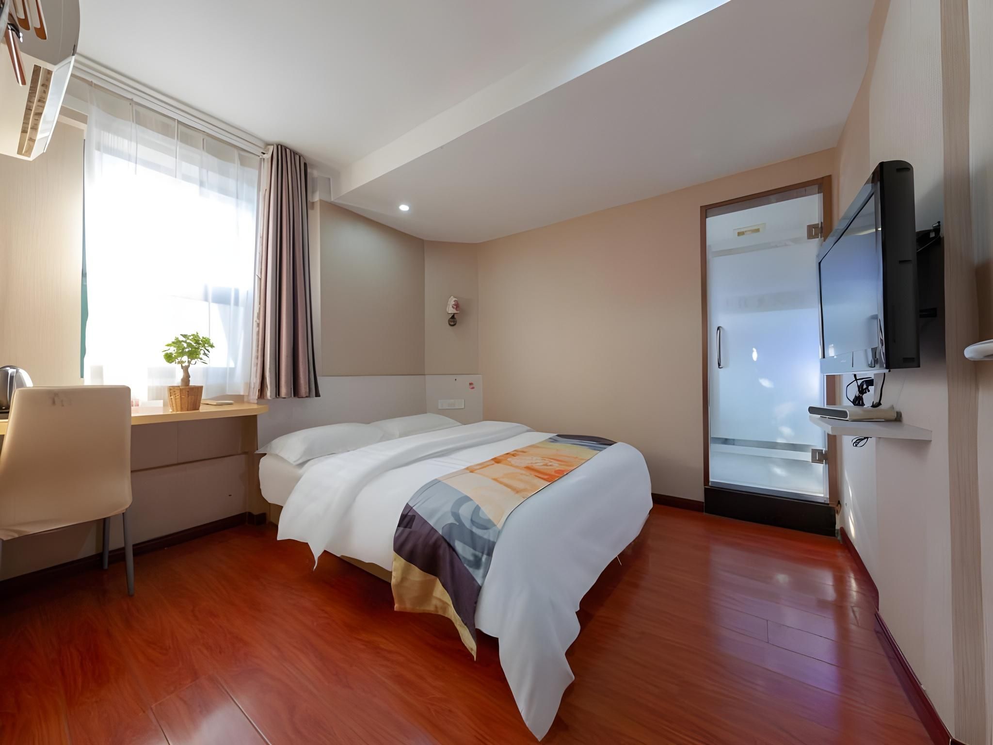 GTI - Fashion Single Room, with Aisle window