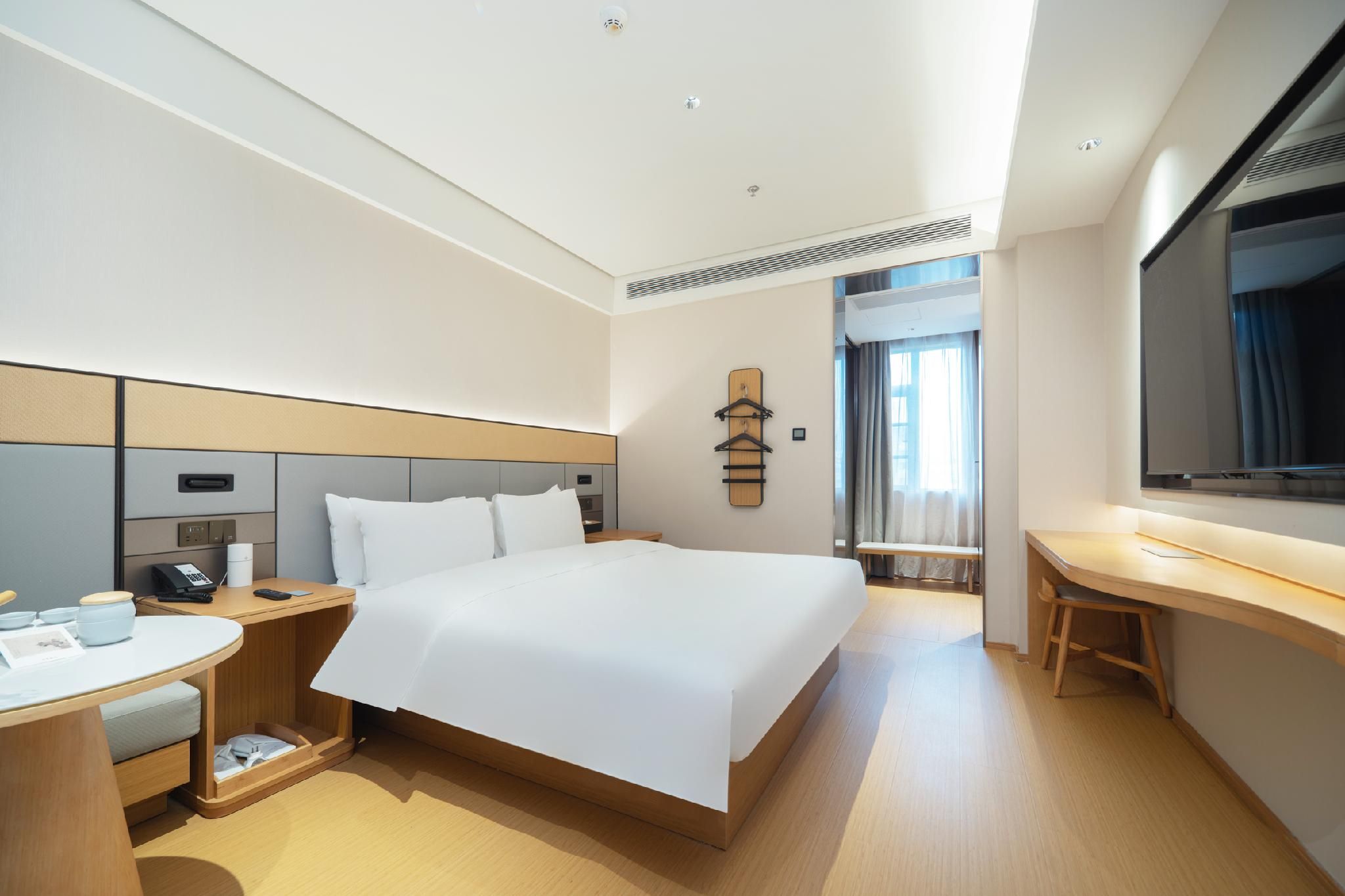 Business Queen Bed Room