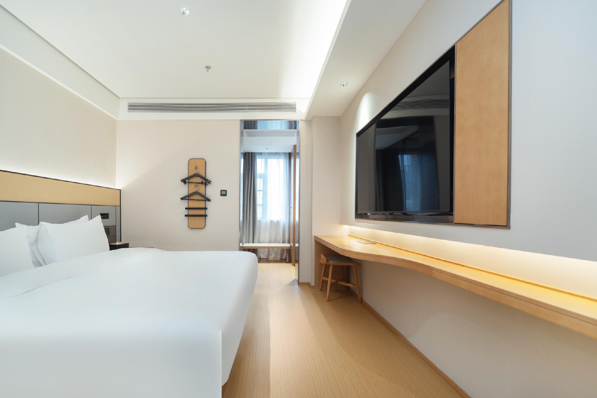 Business Queen Bed Room