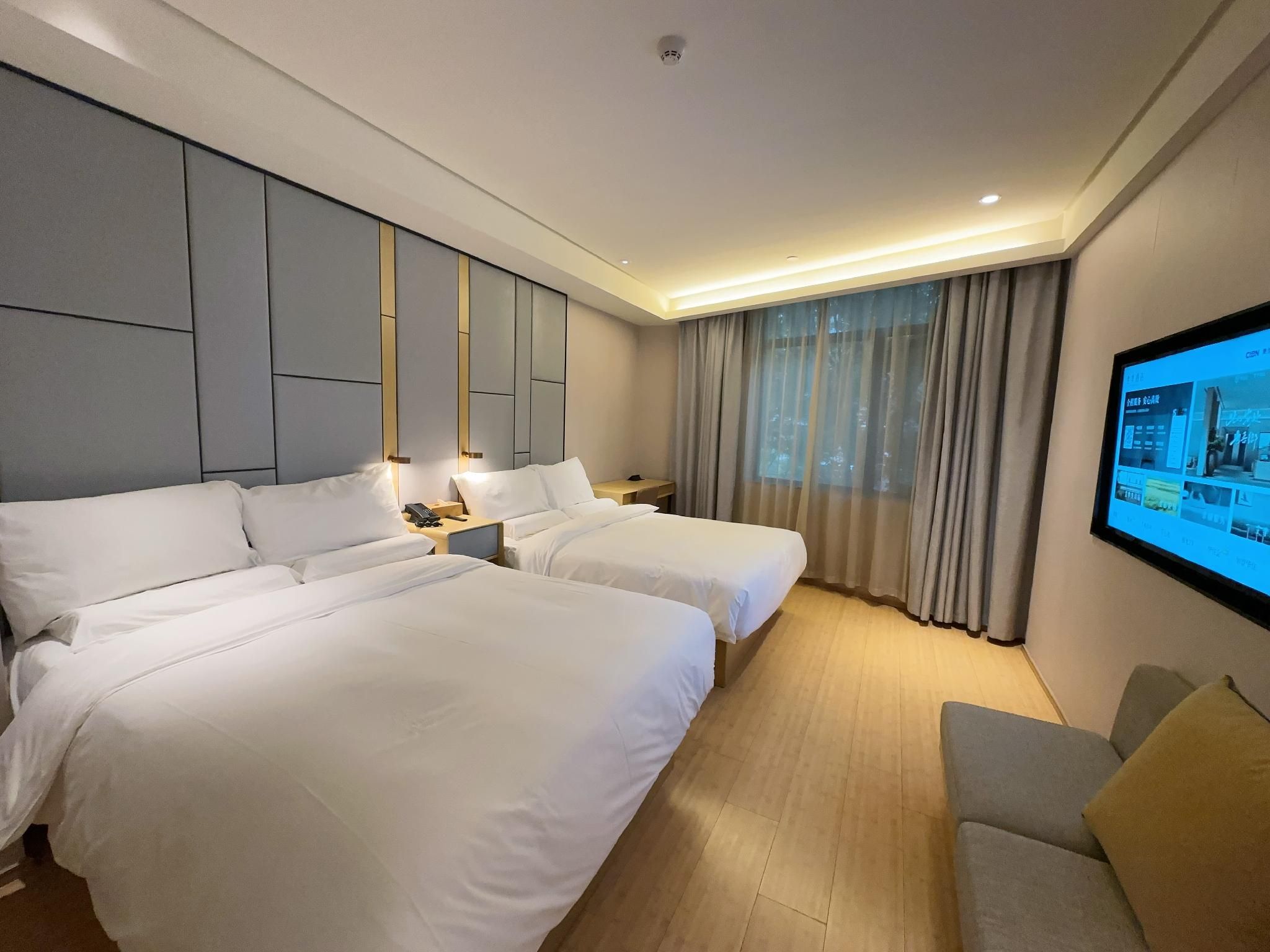 Deluxe Family Room, Guest room