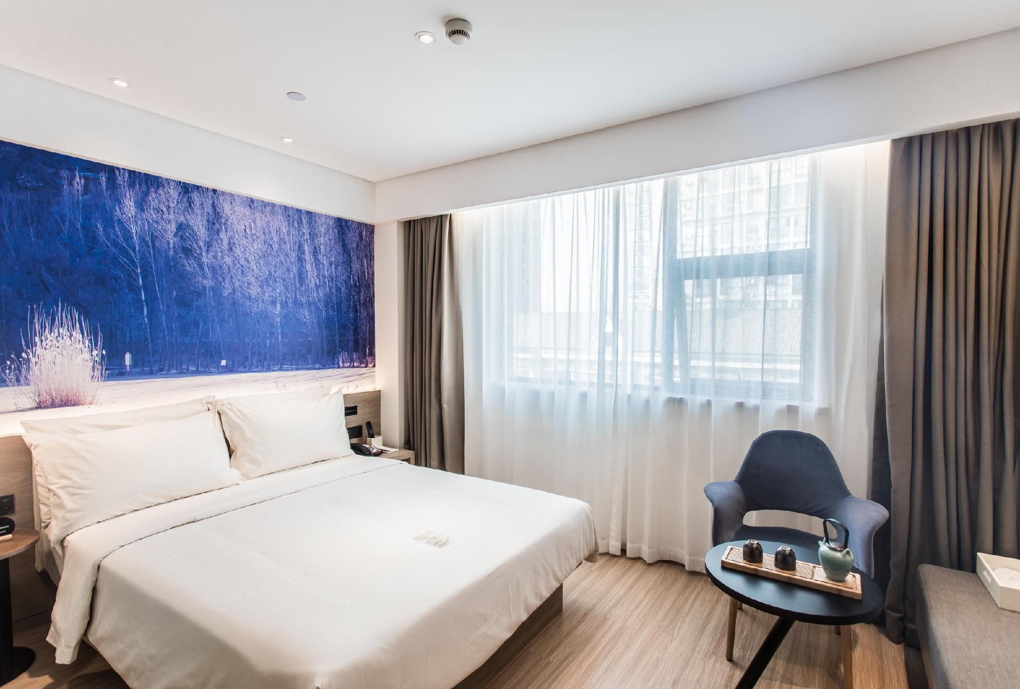Comfort Queen Room