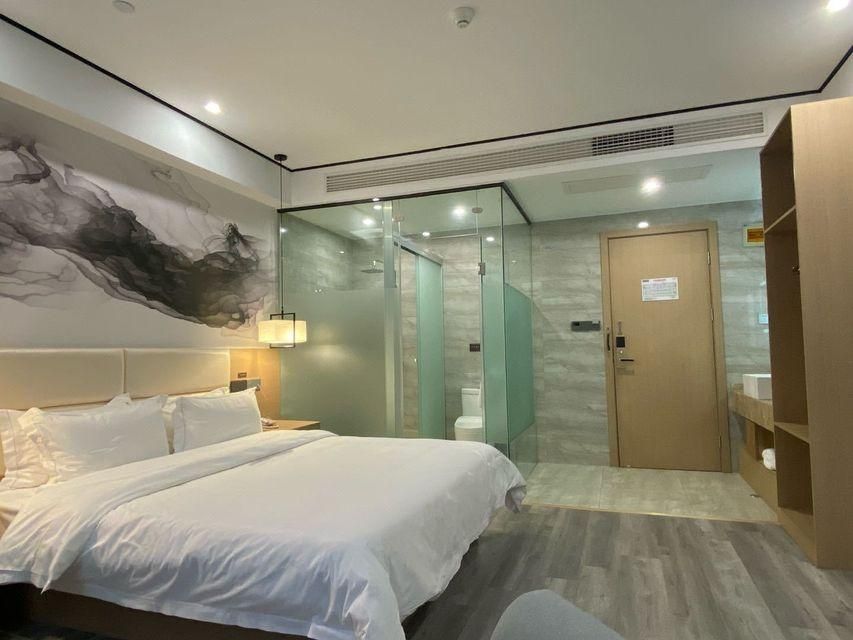 1 Queen Bed