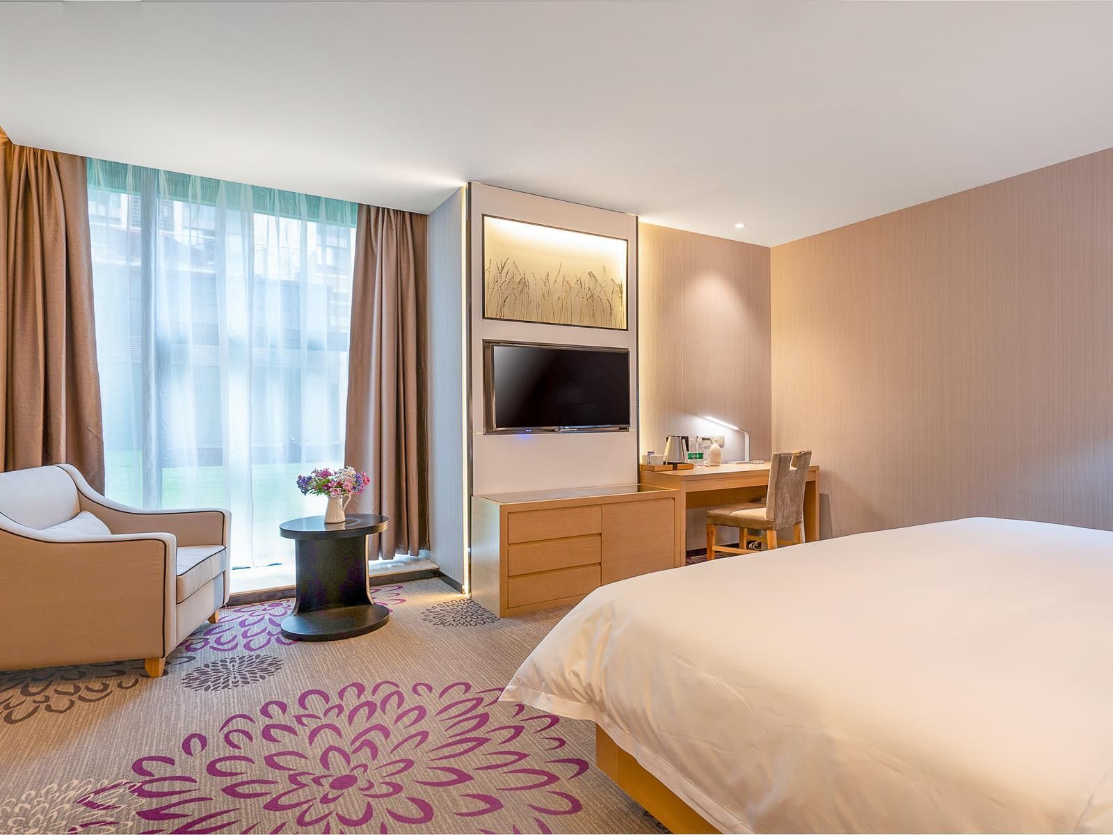 Business Queen Room