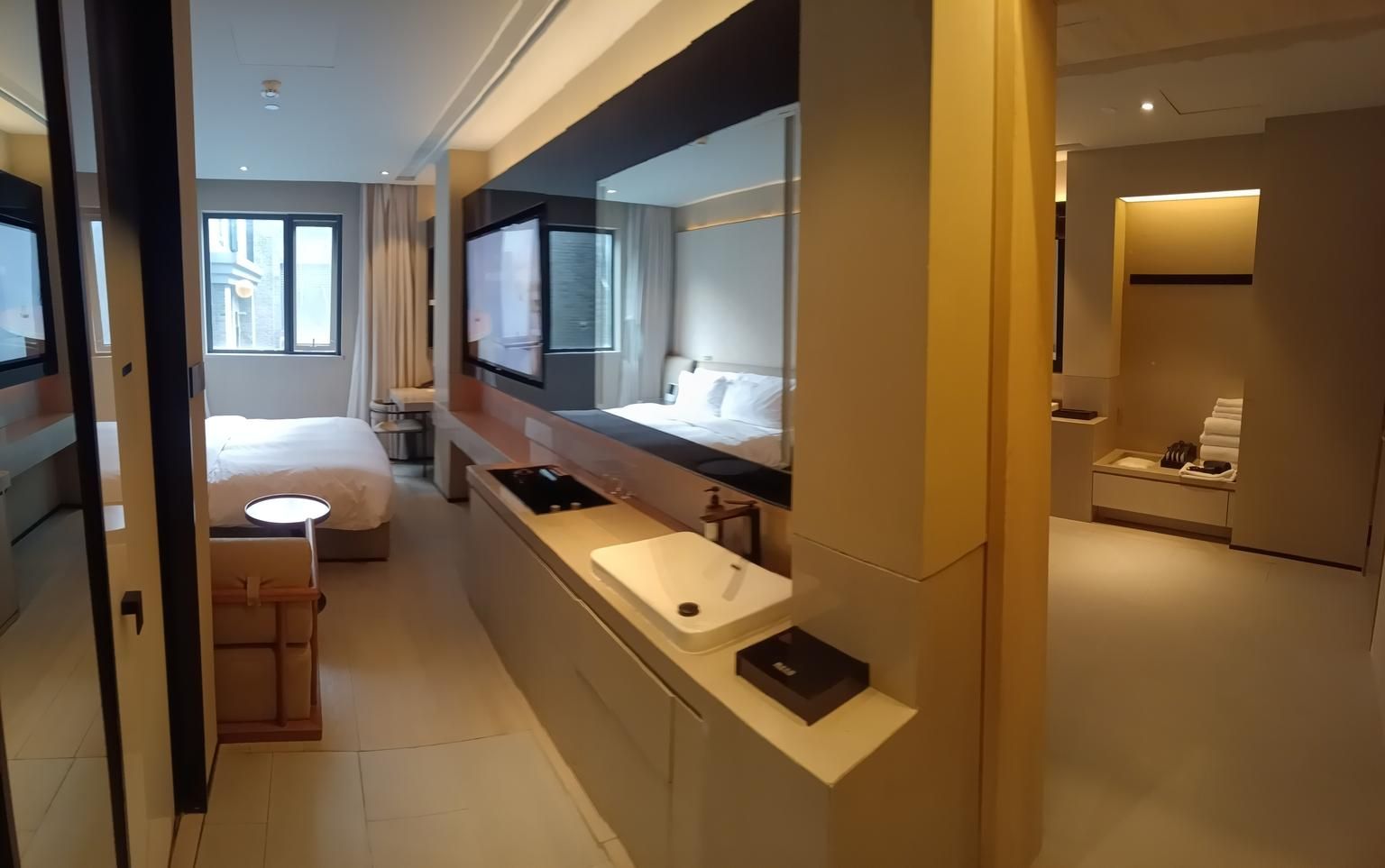 Parent Kid 2 Bedrooms Suite