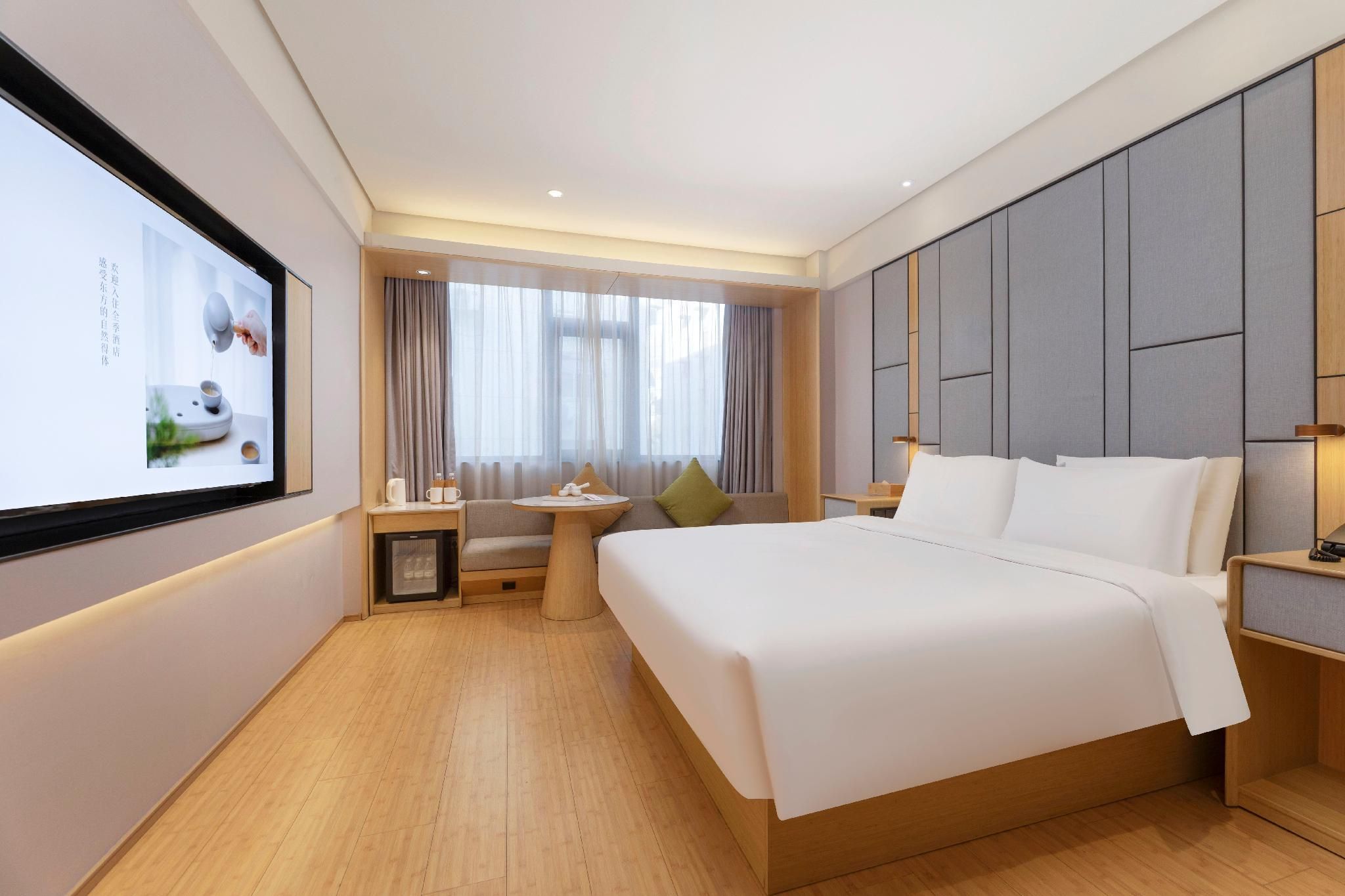 Business Queen Bed Room