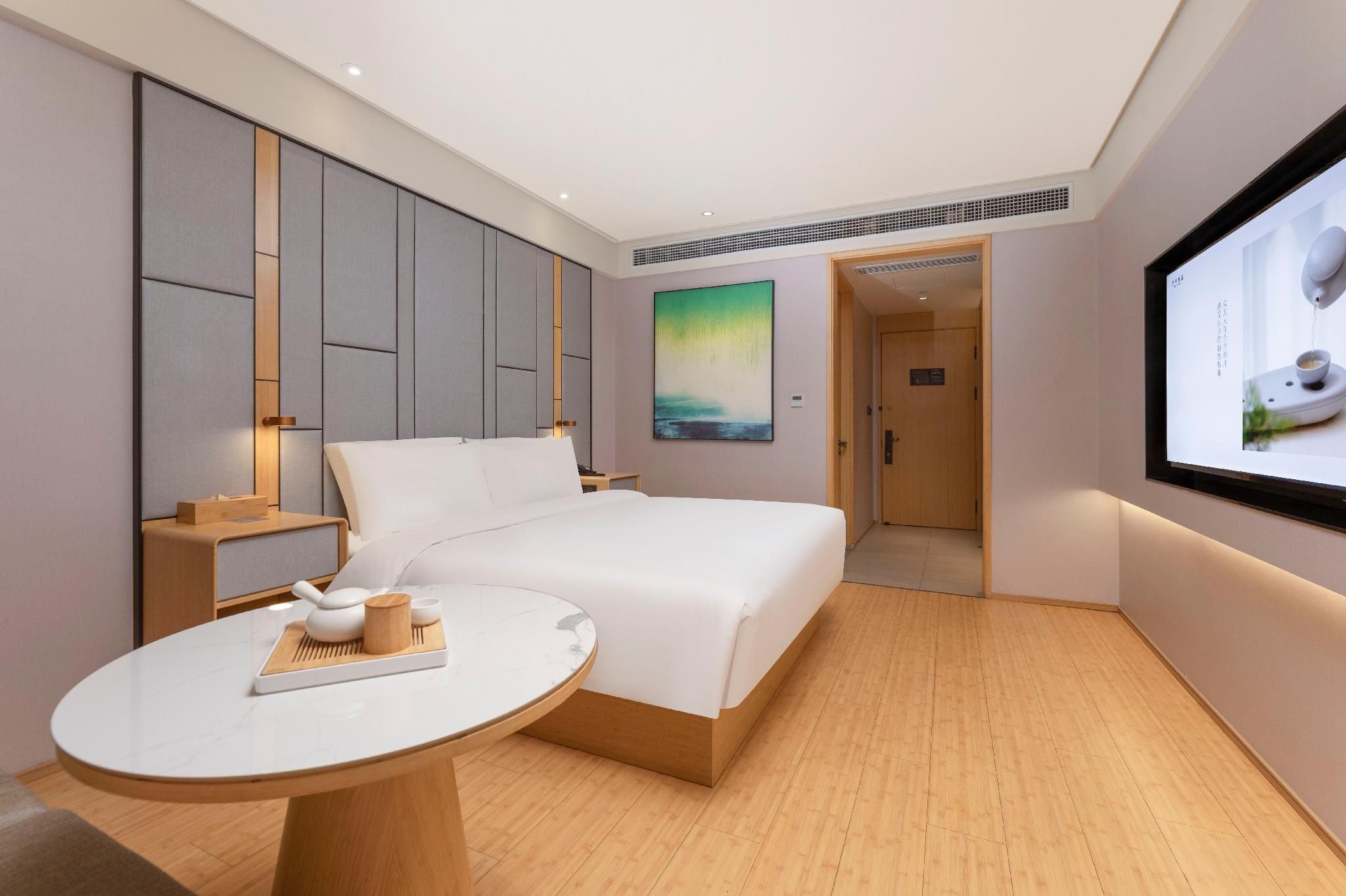 Business Queen Bed Room