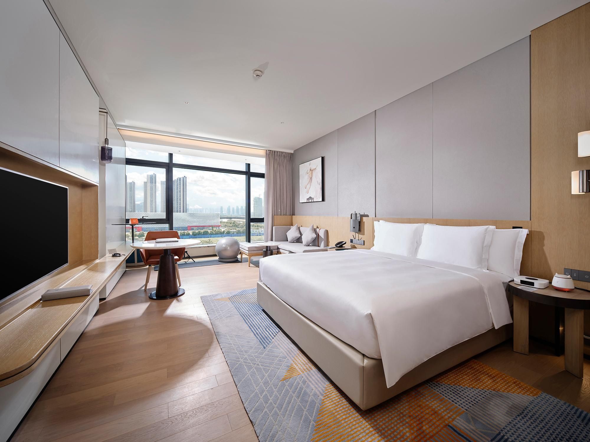 1 King Bed Premium Football Stadium View