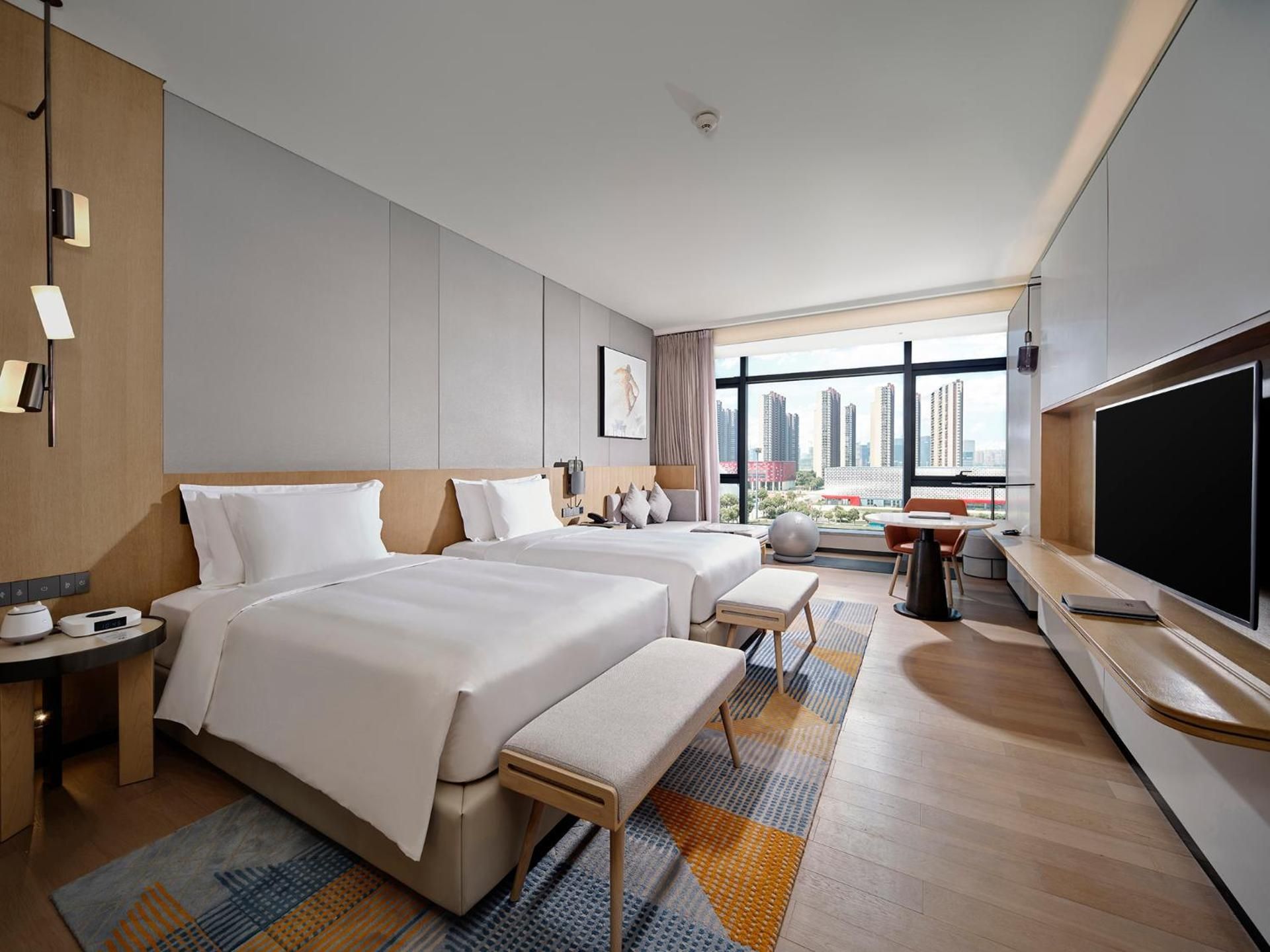 1 King Bed Premium Football Stadium View