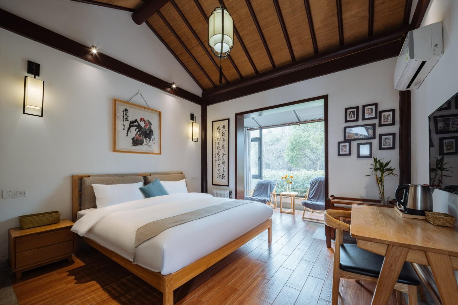 Floral - Mountain View King Room, Mochou