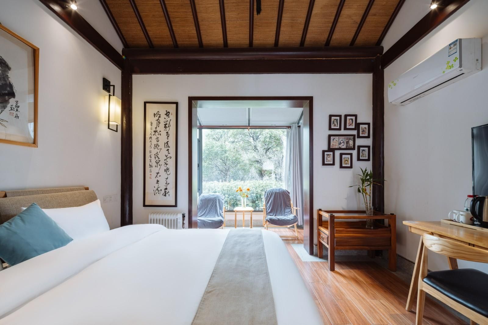 Floral - Mountain View King Room, Mochou
