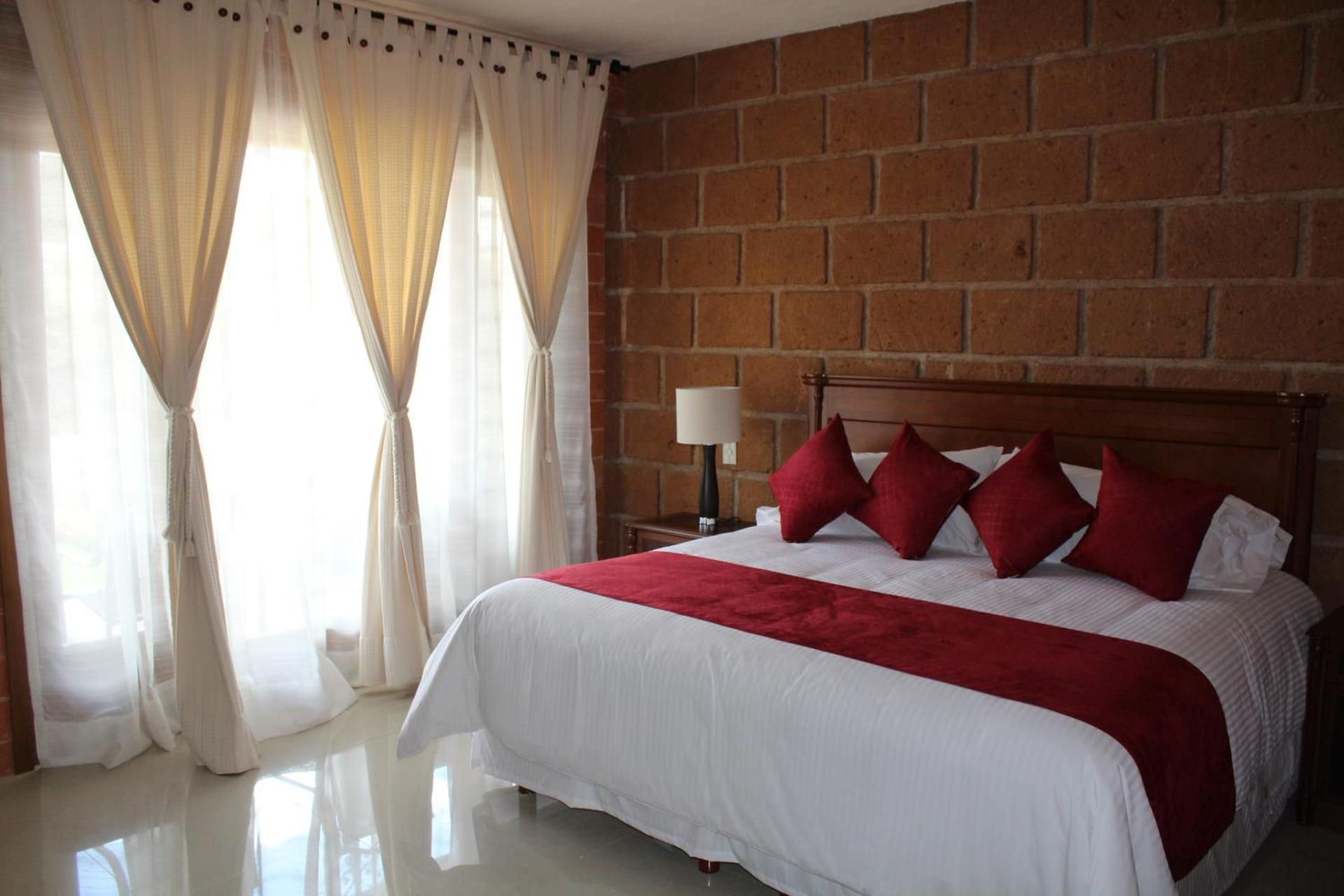 Deluxe Suite with Spa Bath