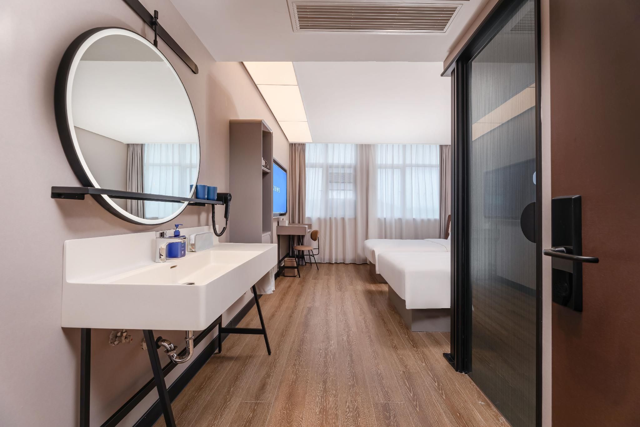 Twin Business Room