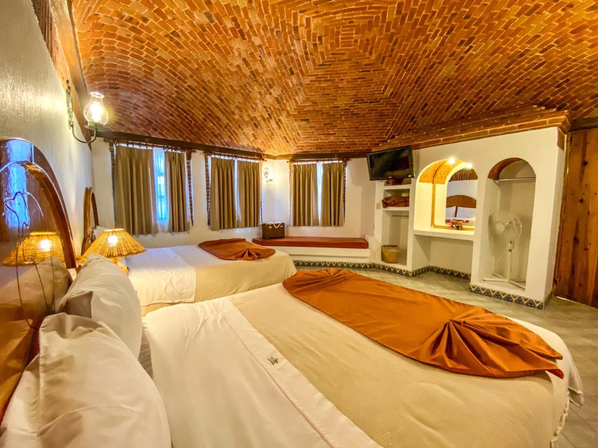 Studio (4 Adults)