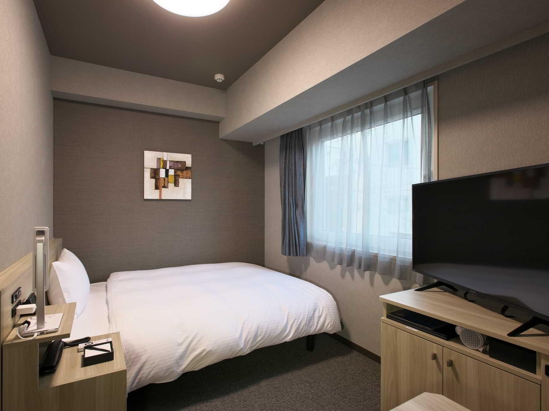 Single Room - Smoking, E-Cigarettes Only