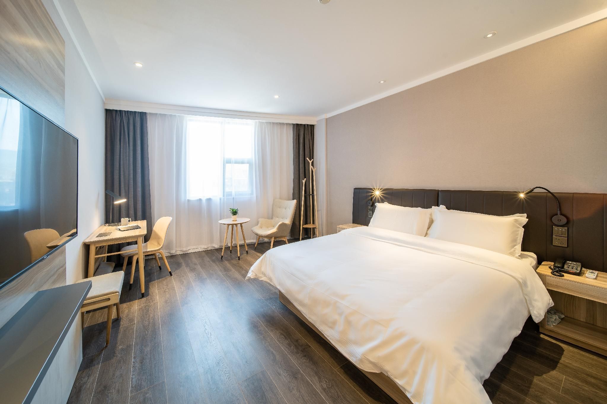 Huazhu - Superior BedRoom