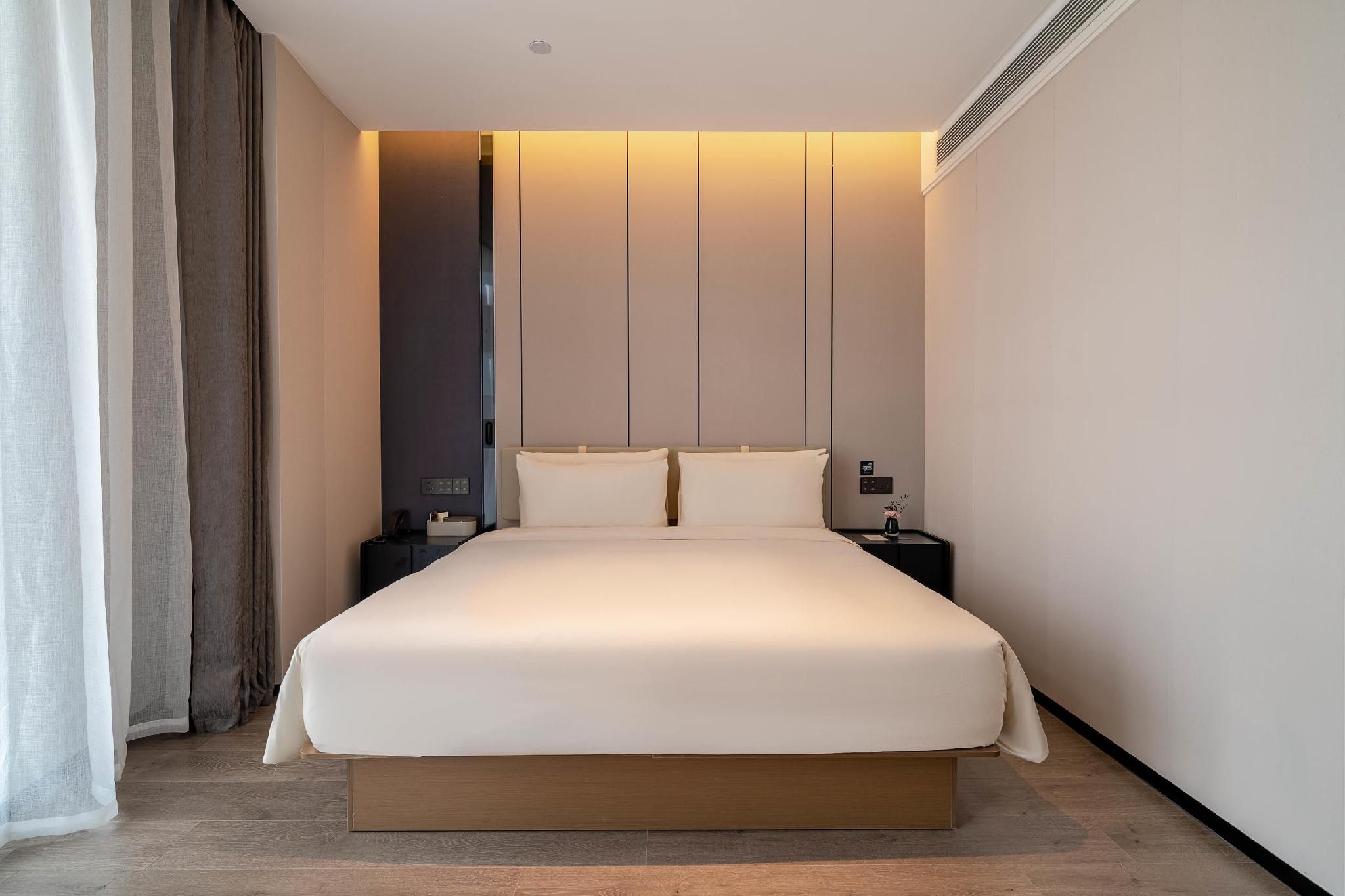 Atour - Elegant Room