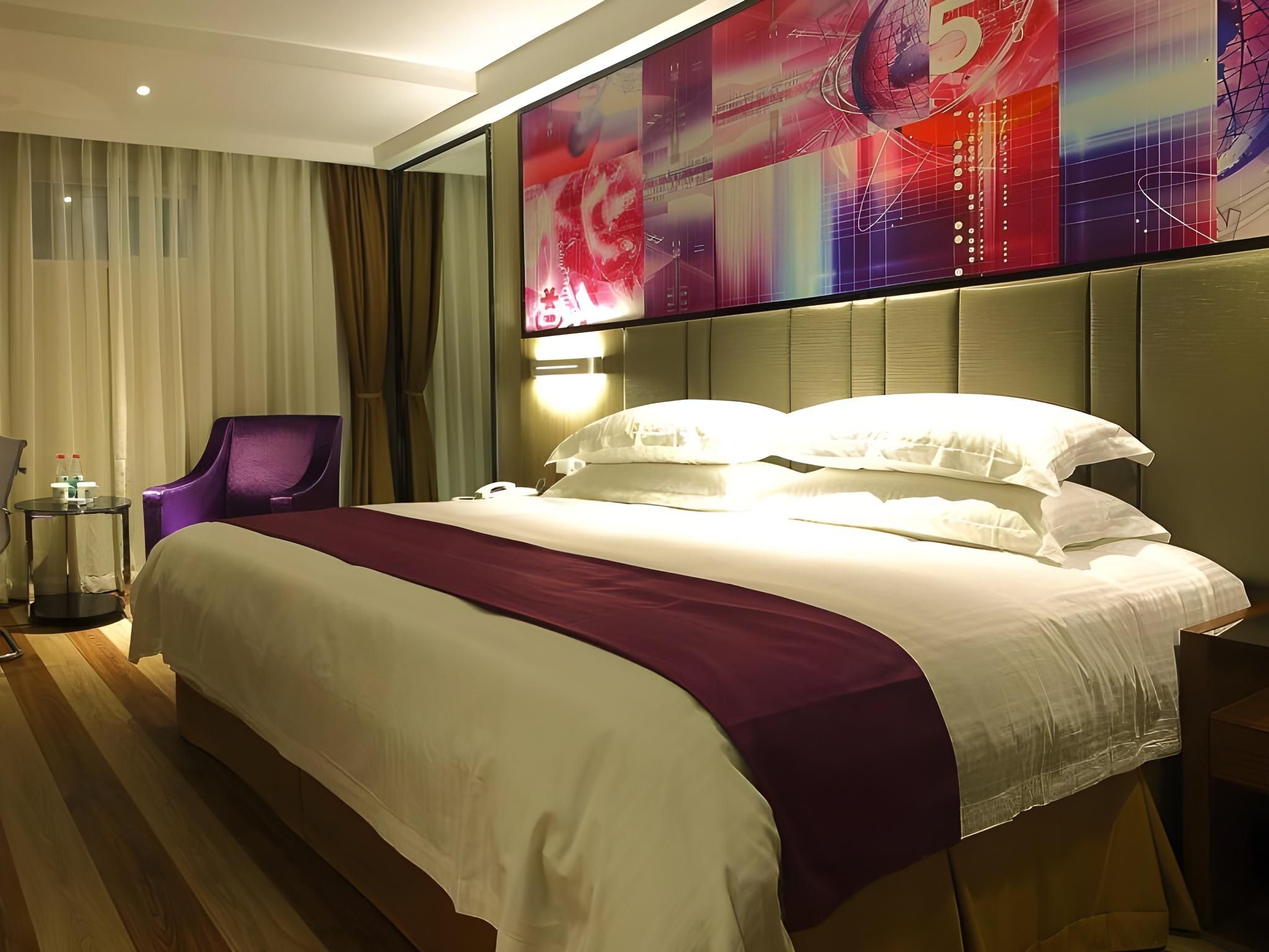GTR - One 1.5M Bed Guest Room with Aisle window