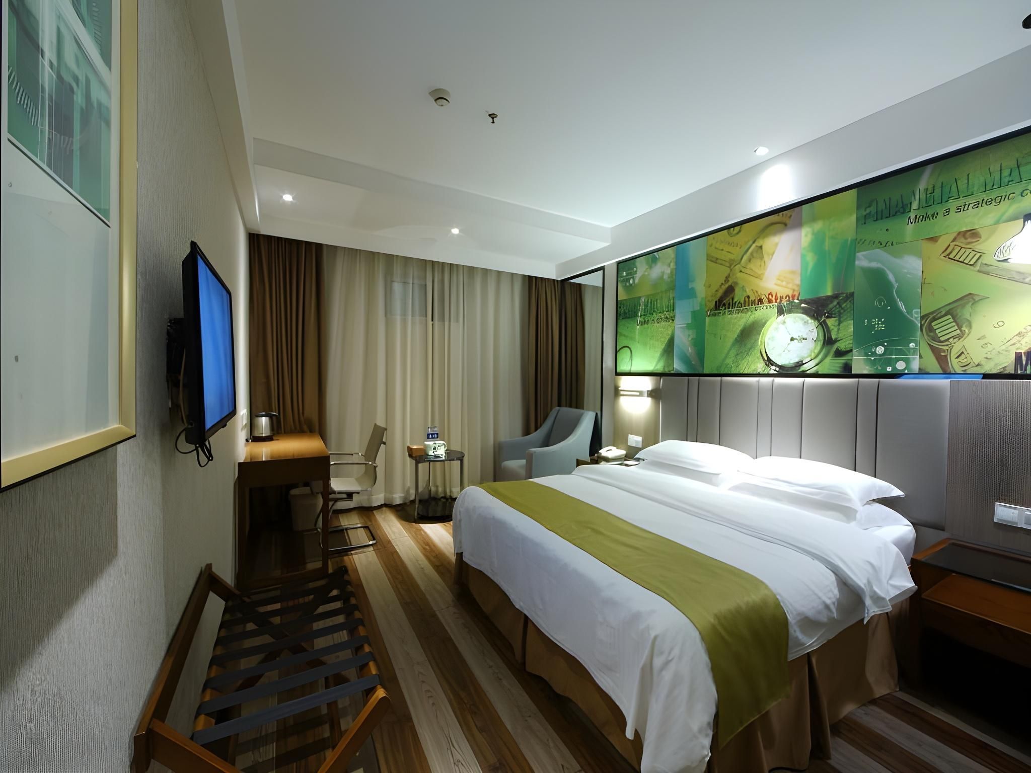 GTR - One 1.8M Bed Guest Room with Aisle window