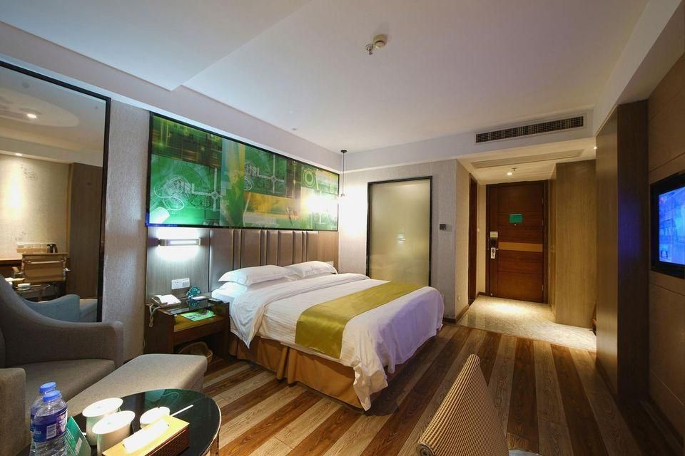 Business Queen Room