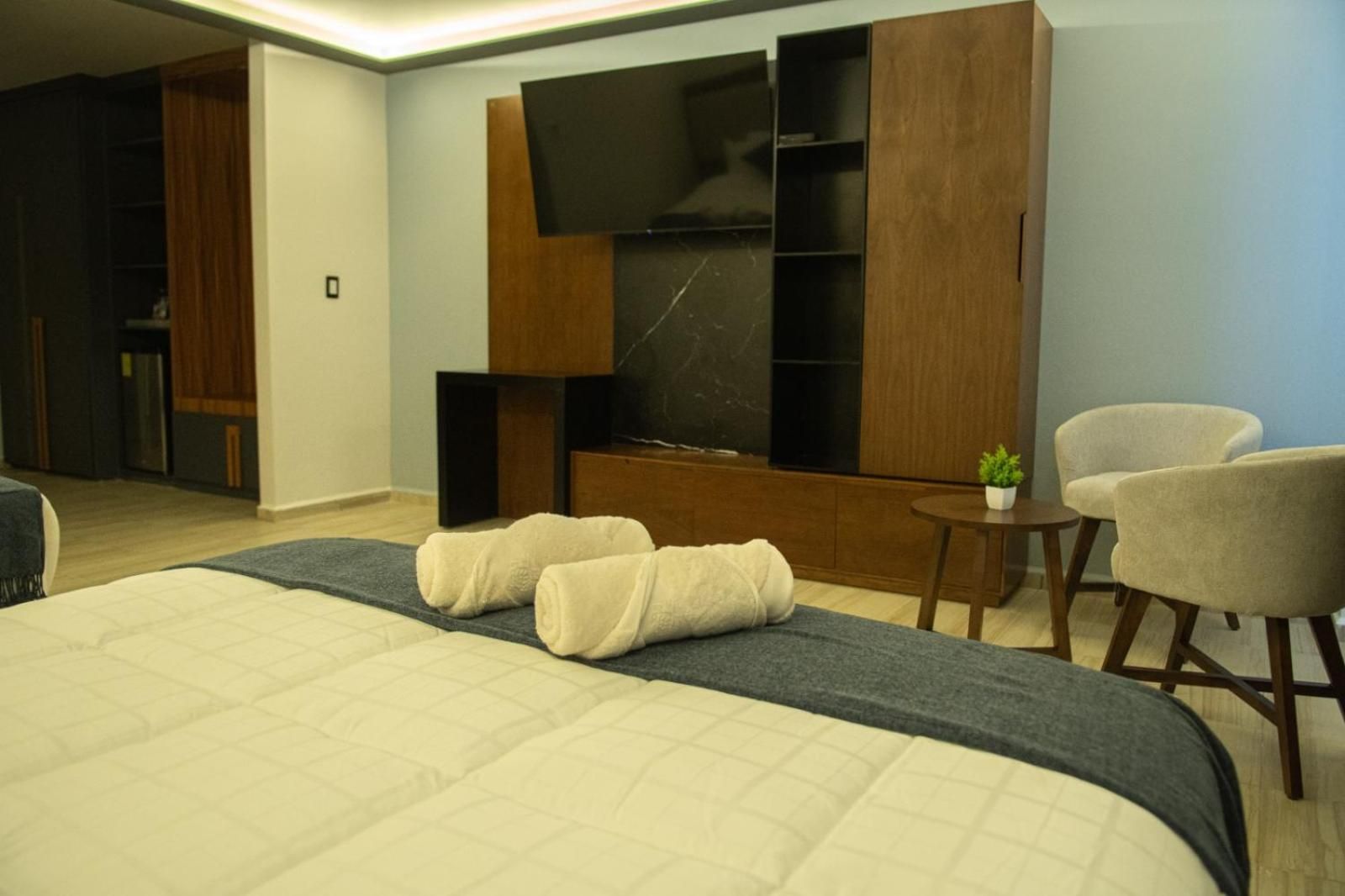 Deluxe Double or Twin Room with Pool View