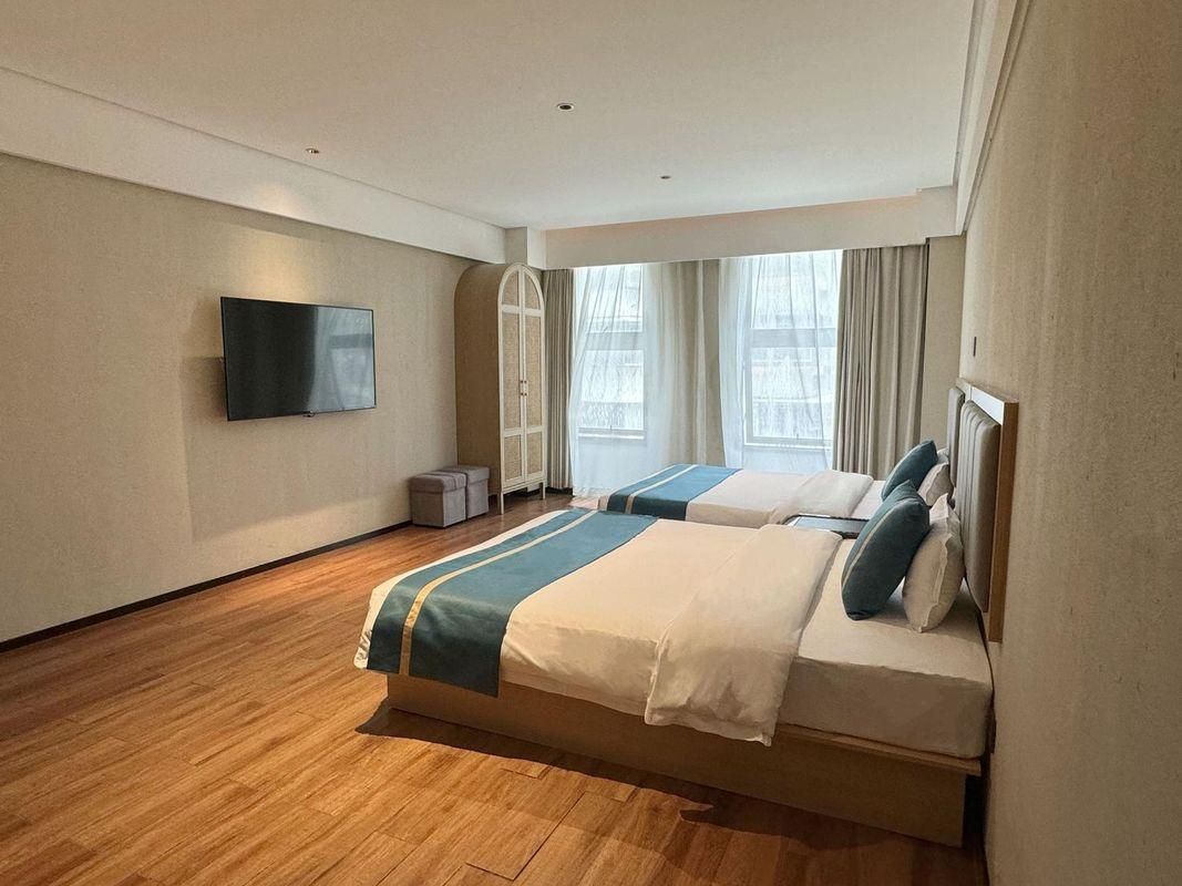 Twin Business Room