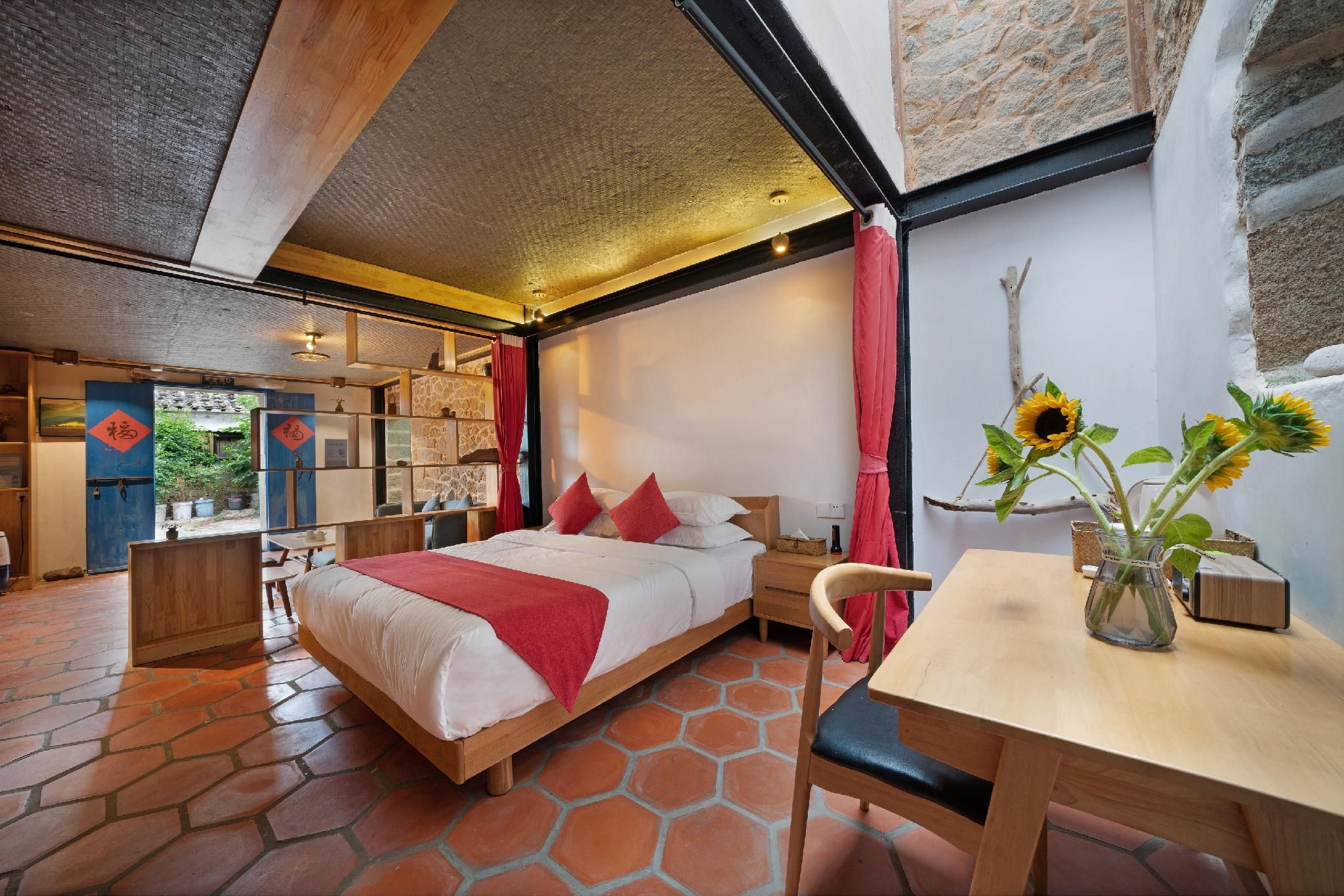 Comfort Queen Room