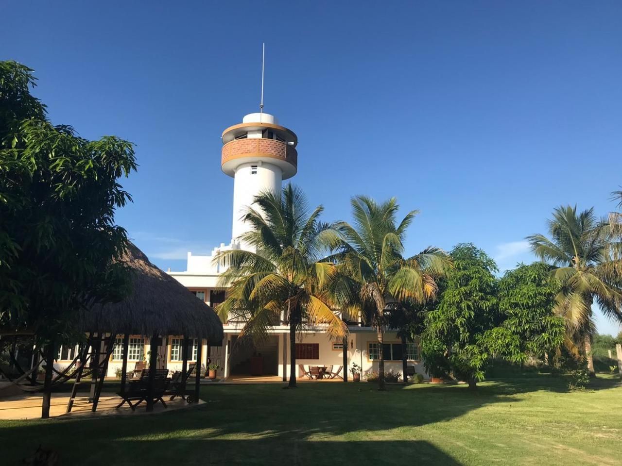 Puerto Lobos Dive camp