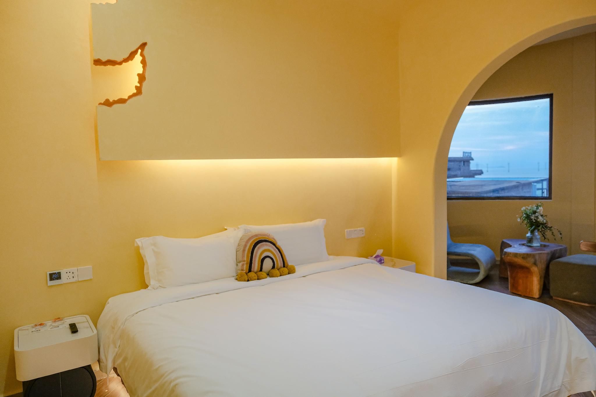Mountain Ocean View Room