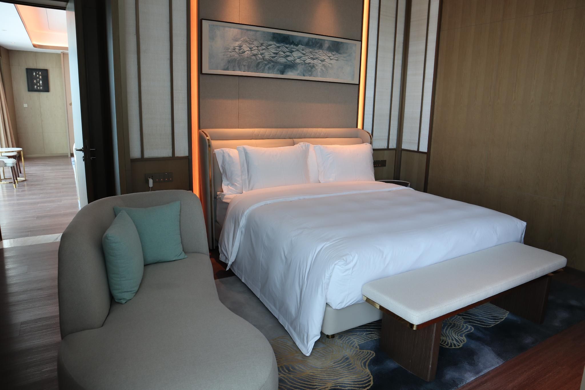 1 King Bed, Presidential Suite, Non-Smoking