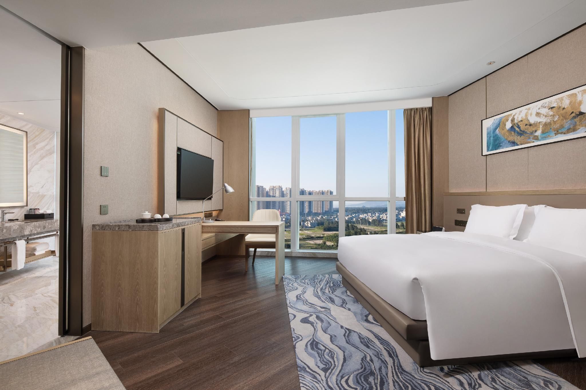 1 King Bed, Deluxe Room, Non-Smoking