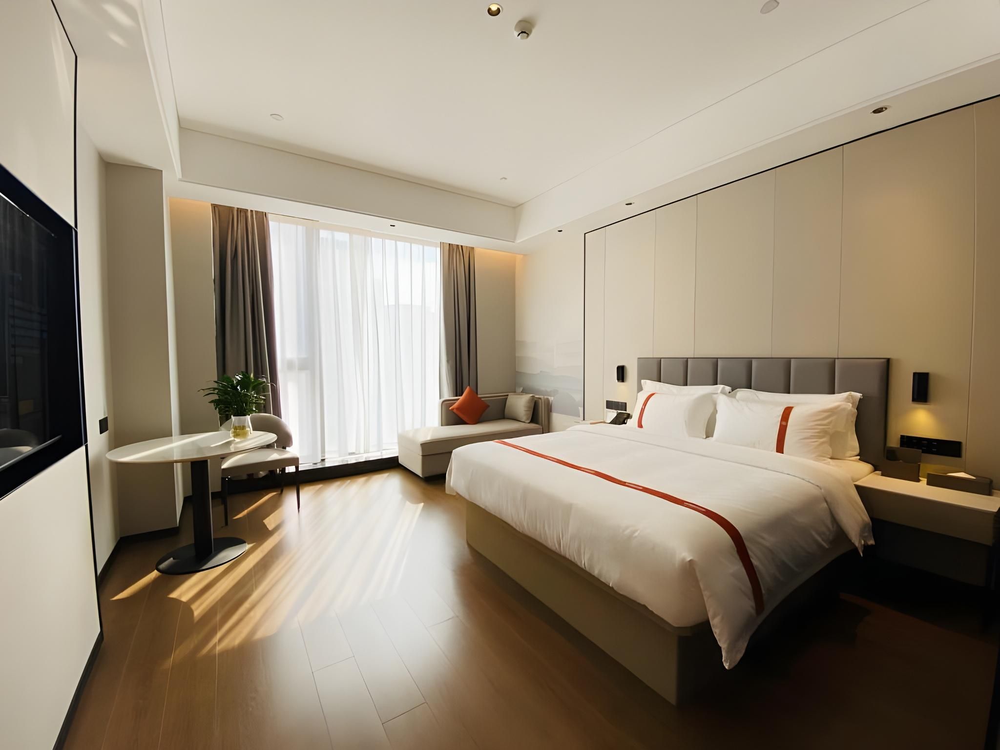 Queen Room with View