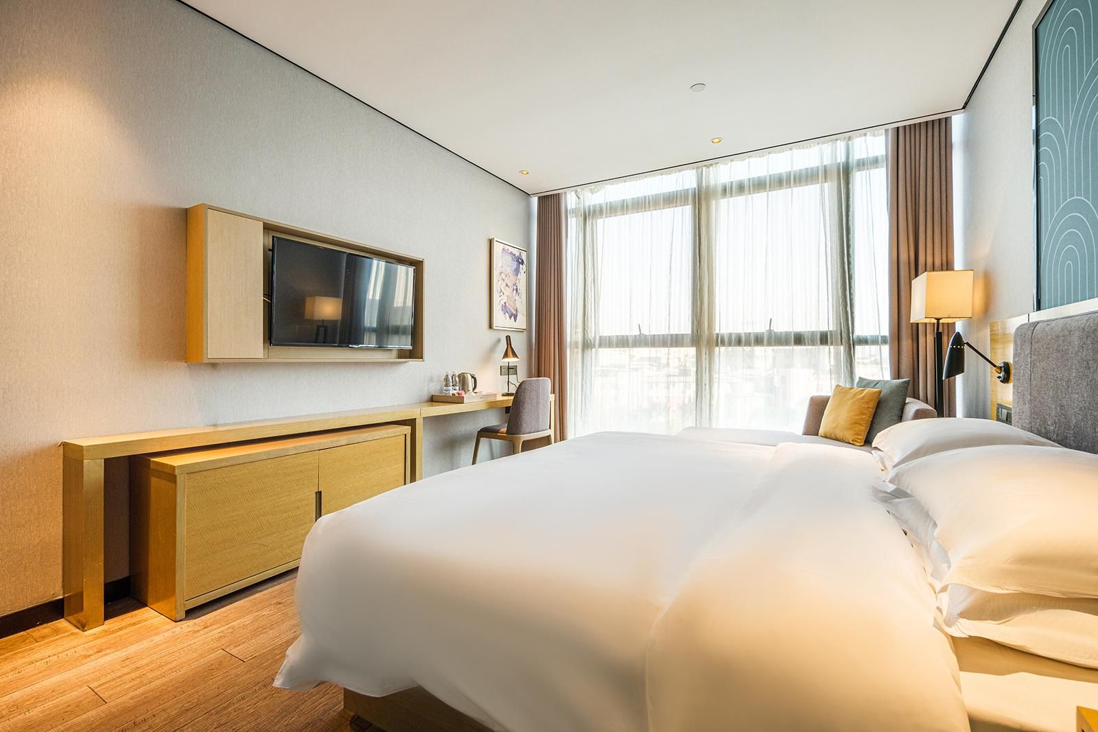 Room with Queen Bed