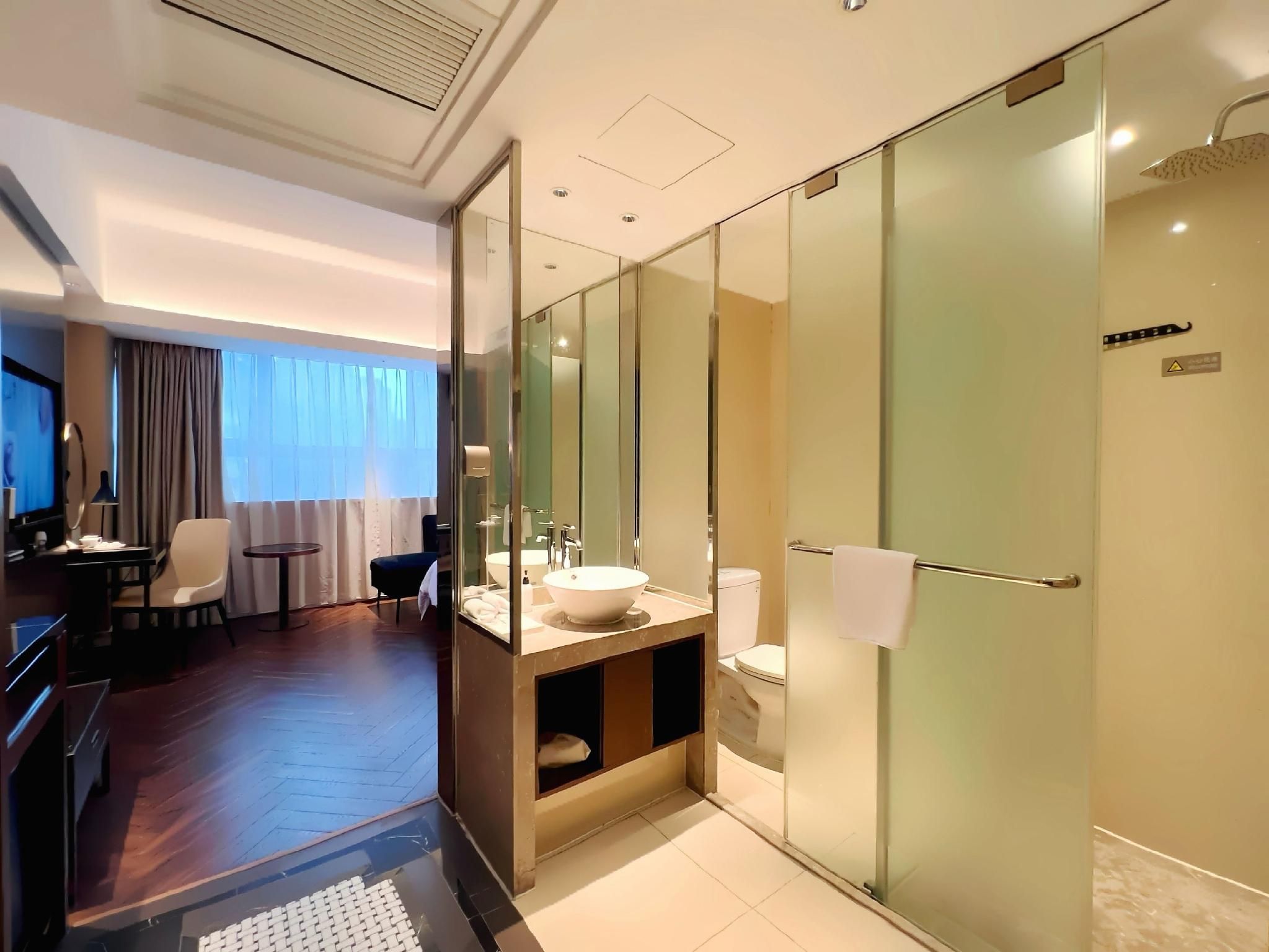 WH - Duhui Twin Room with City View