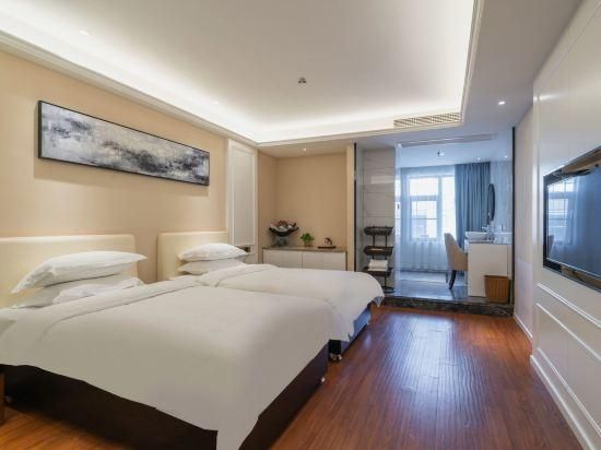 WH - Superior Bed Room