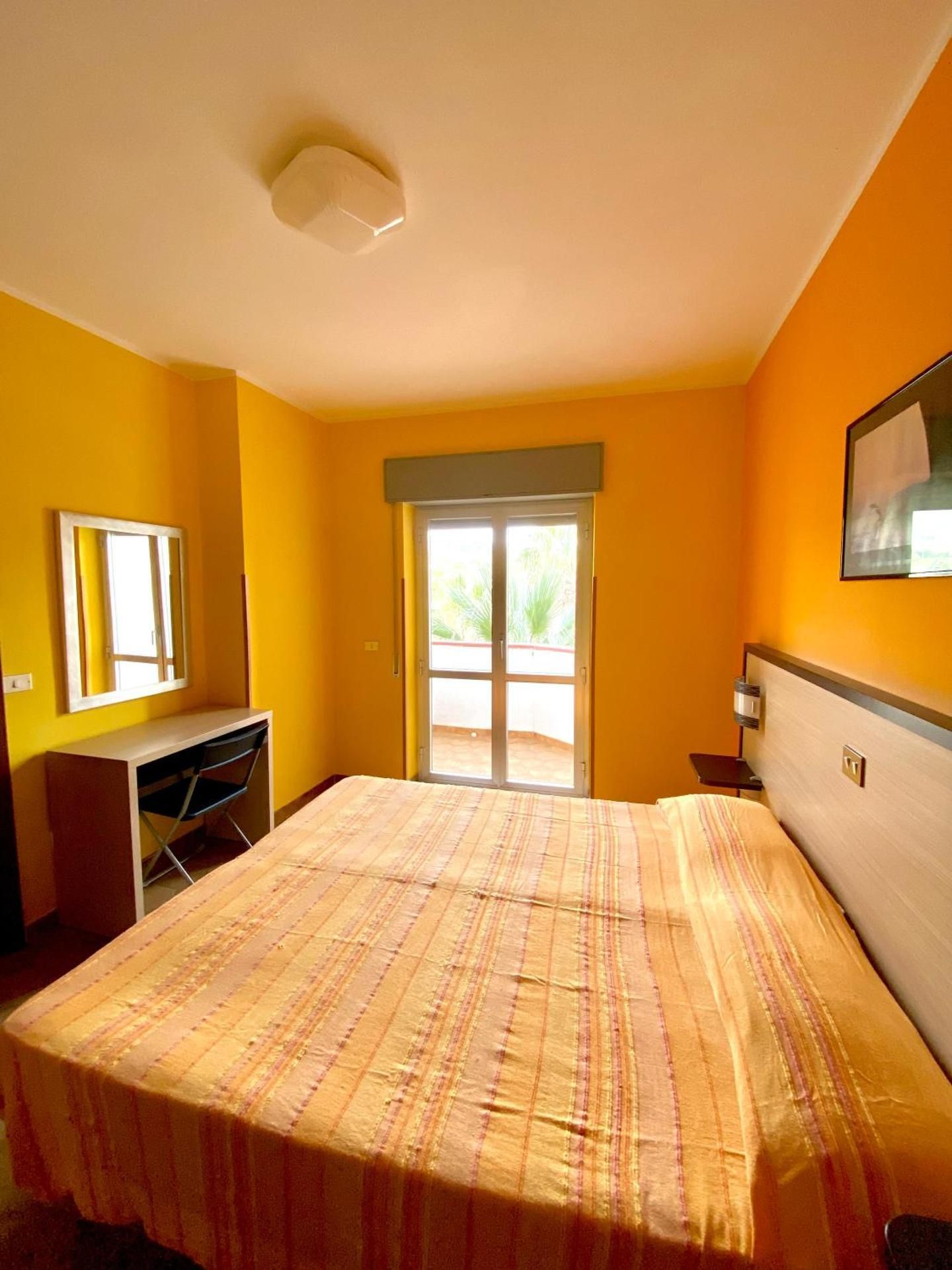 Apartment with Garden View