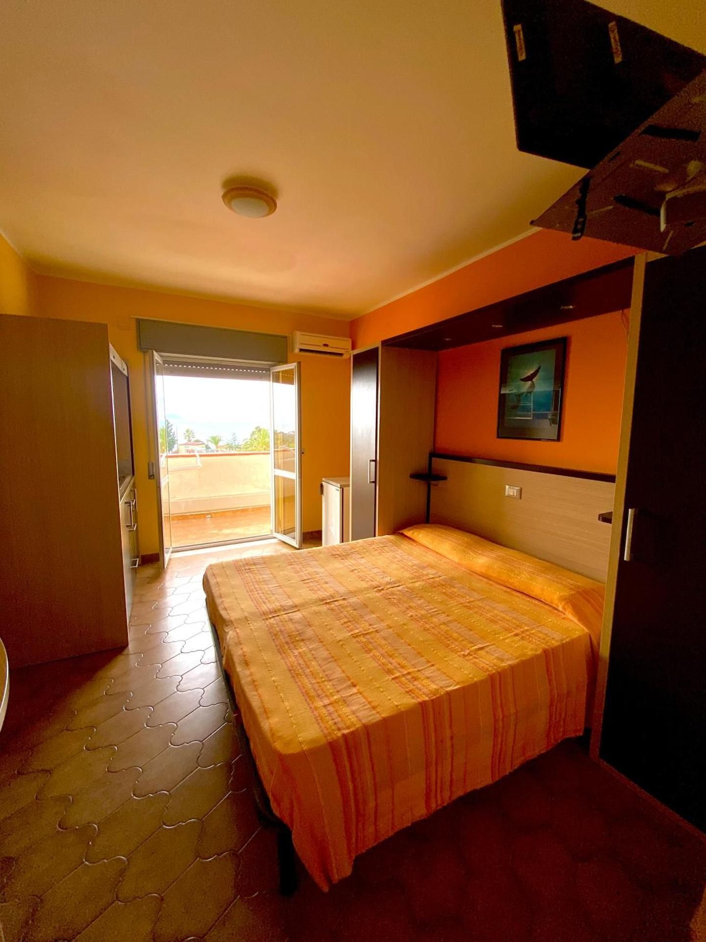Studio with Sea View