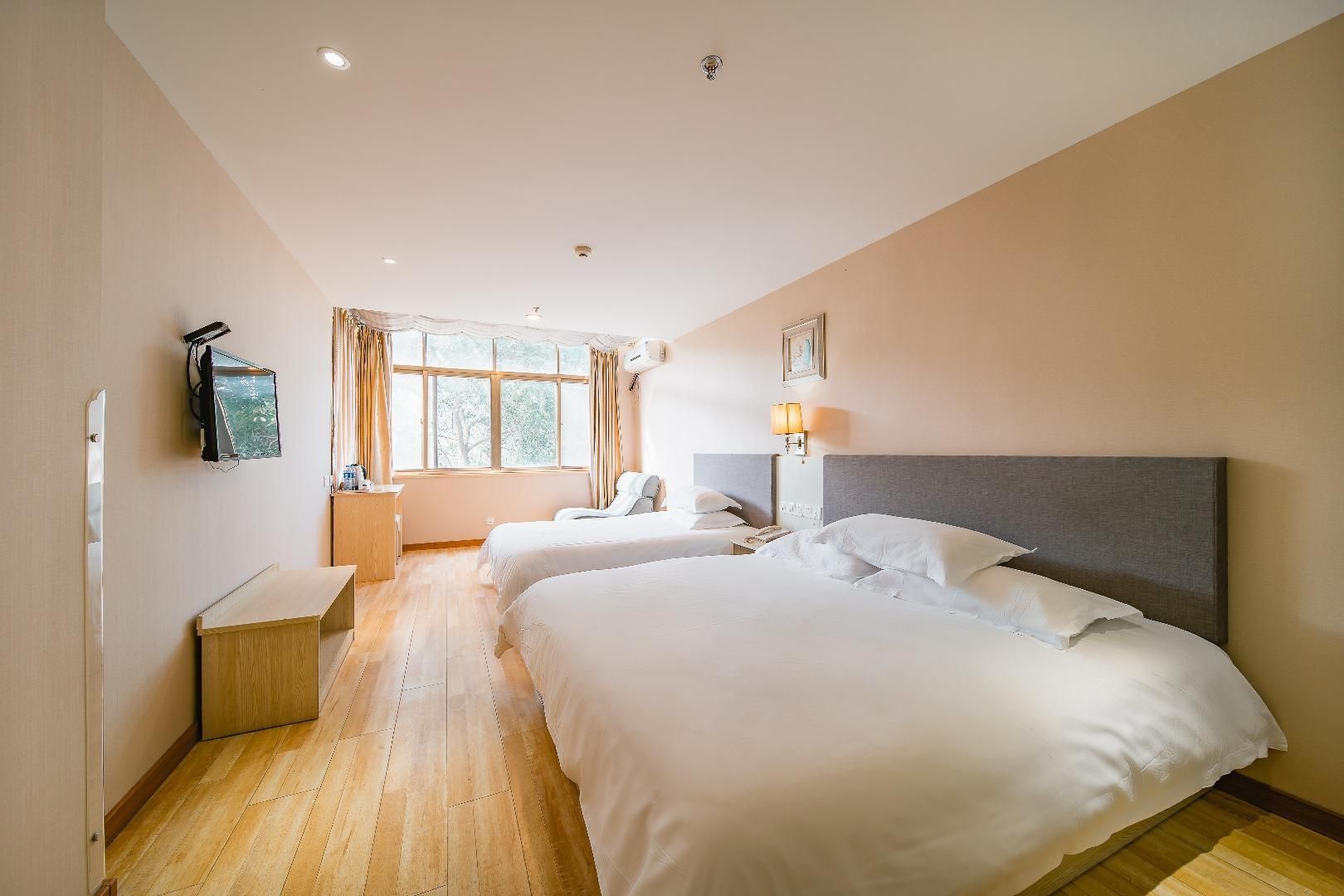 Huazhu - Family Room
