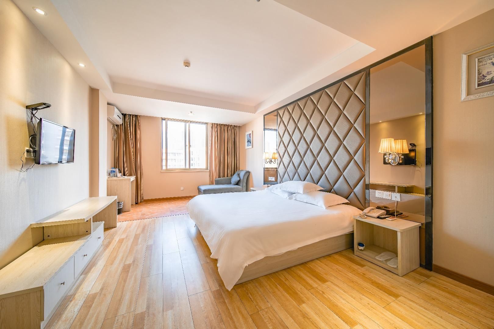 Huazhu - Superior BedRoom