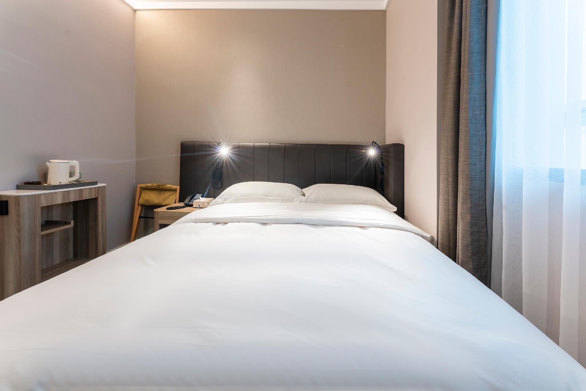 Huazhu - Superior BedRoom