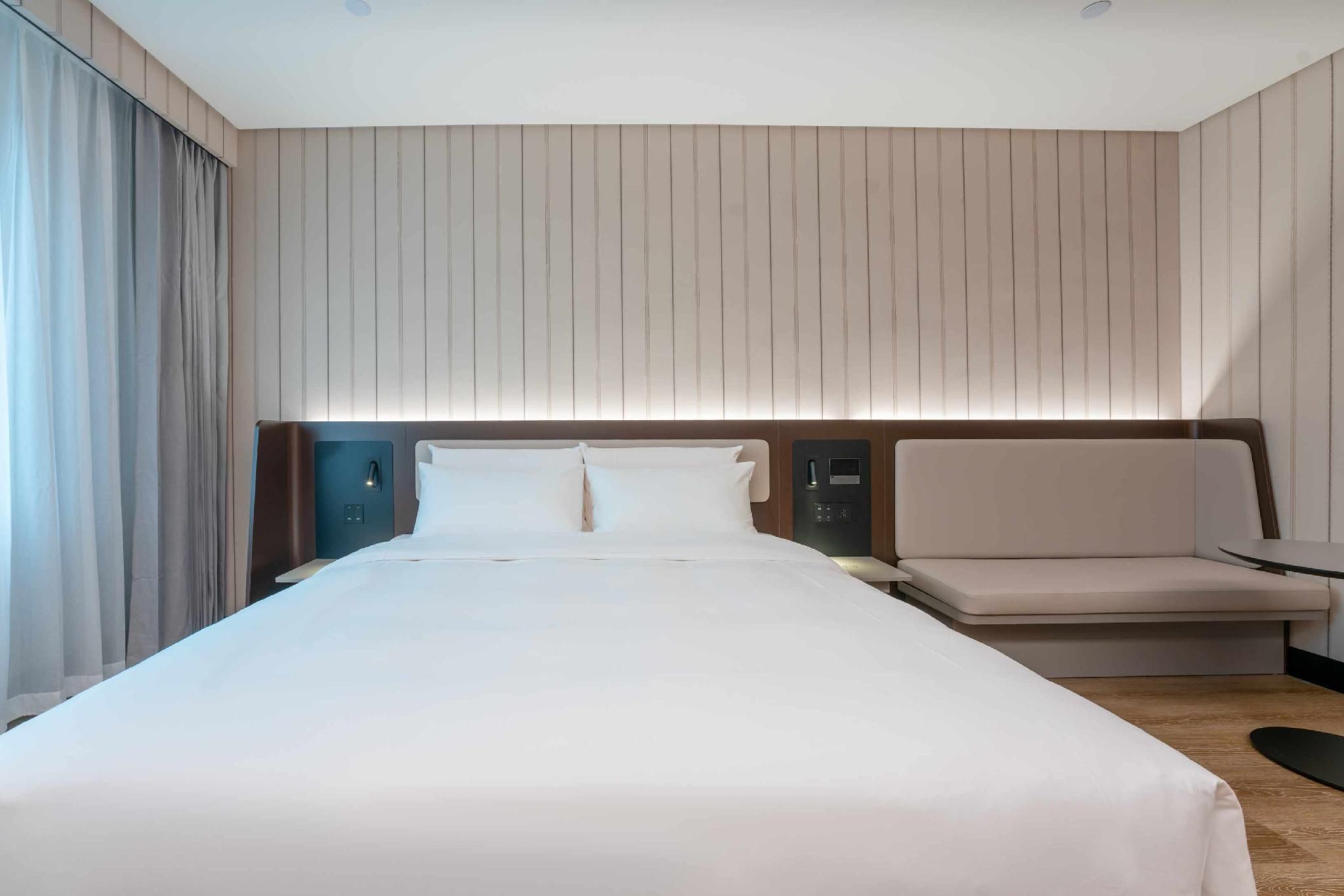 Huazhu - Superior BedRoom