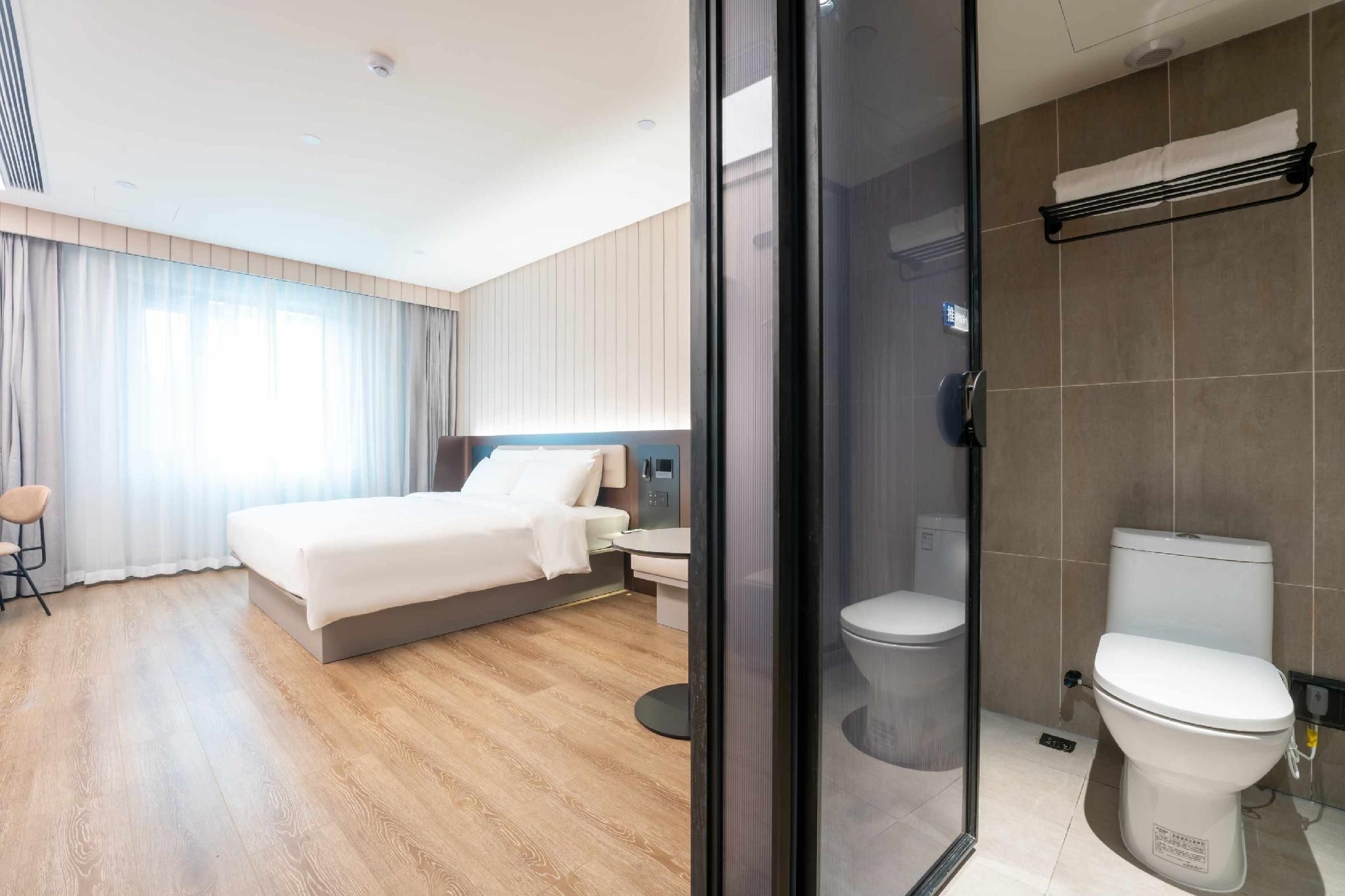 Huazhu - Deluxe Bed Room