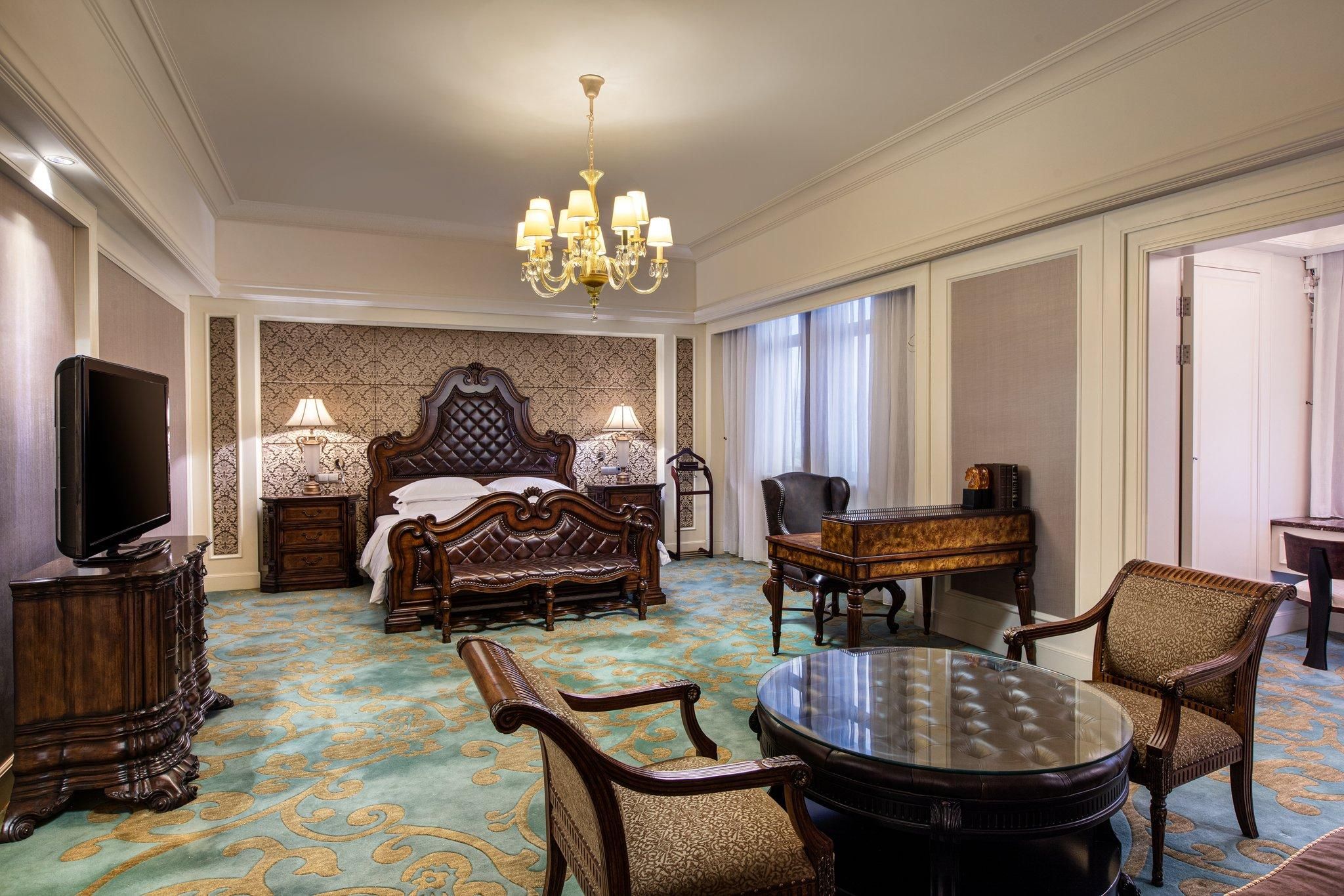 2 Bedroom Suite Smoking
