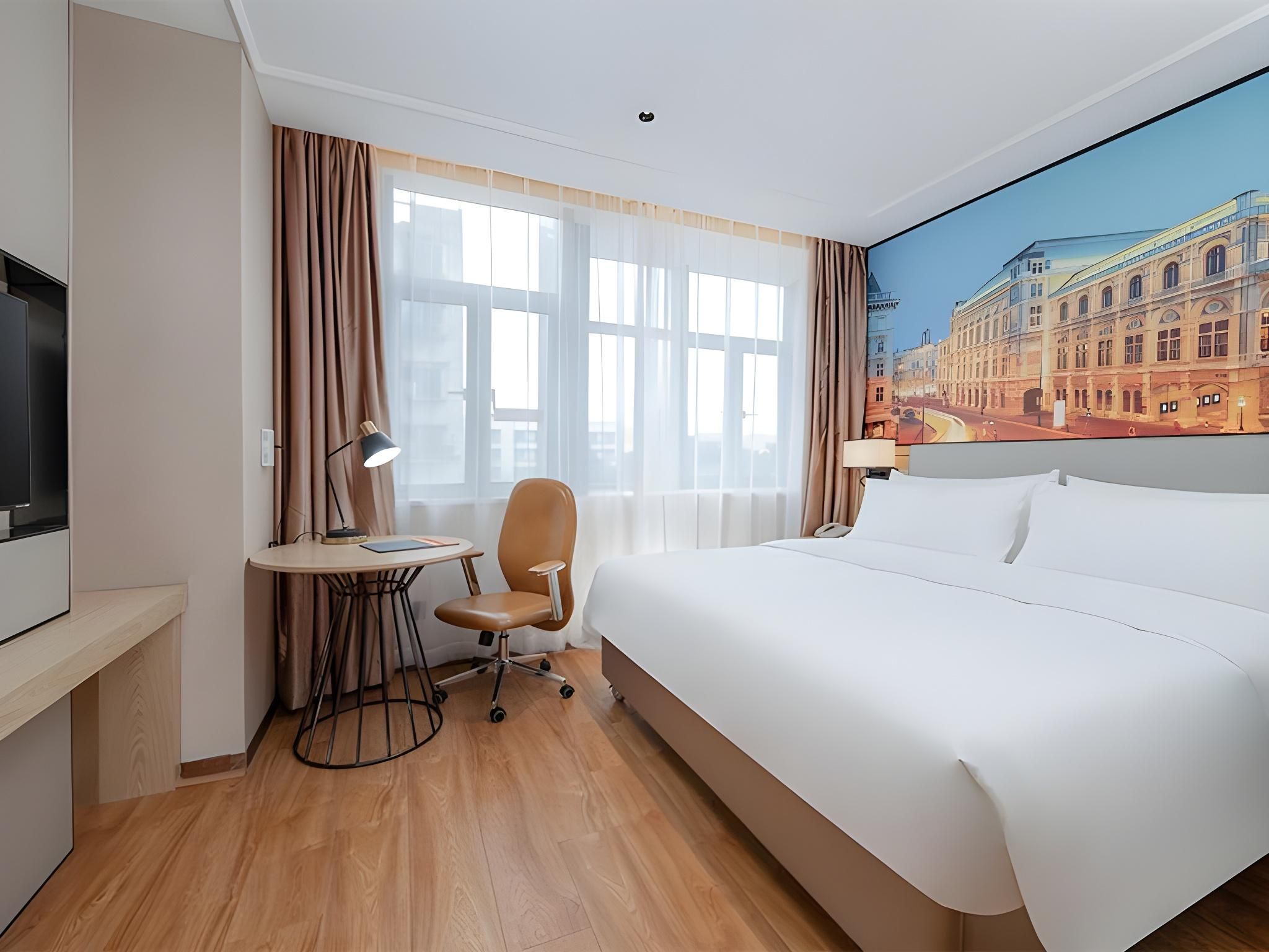 Vienna - Functional Chess Suite Room