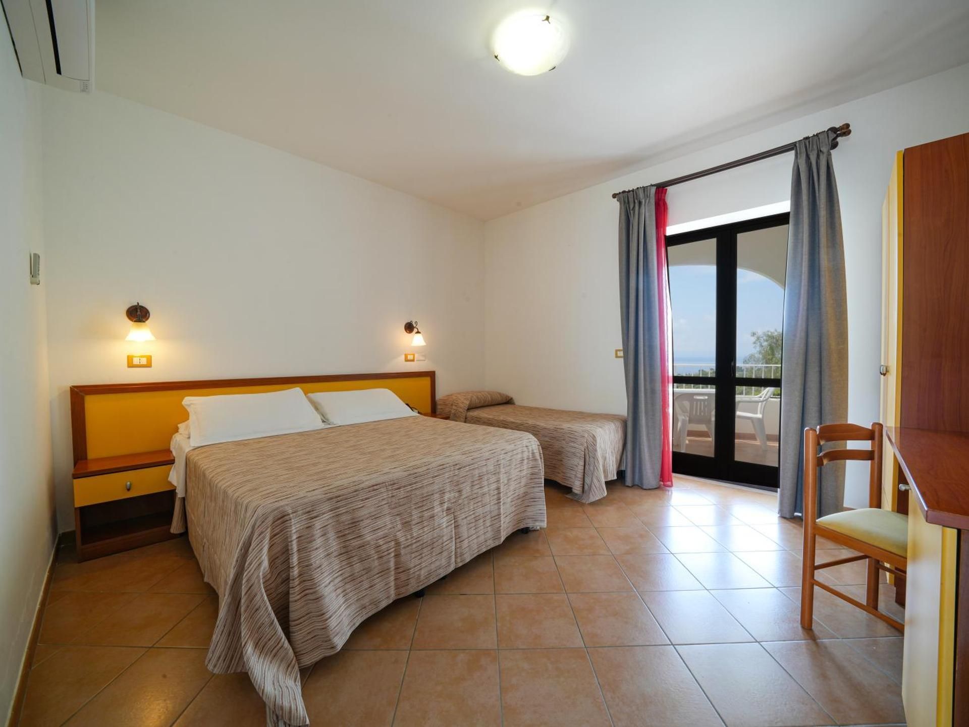 Economy Triple Room
