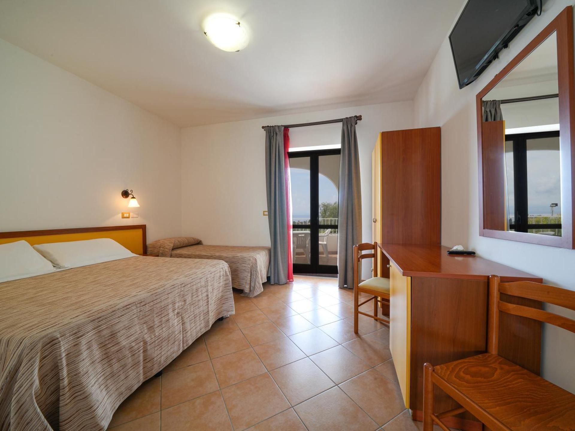 Economy Triple Room