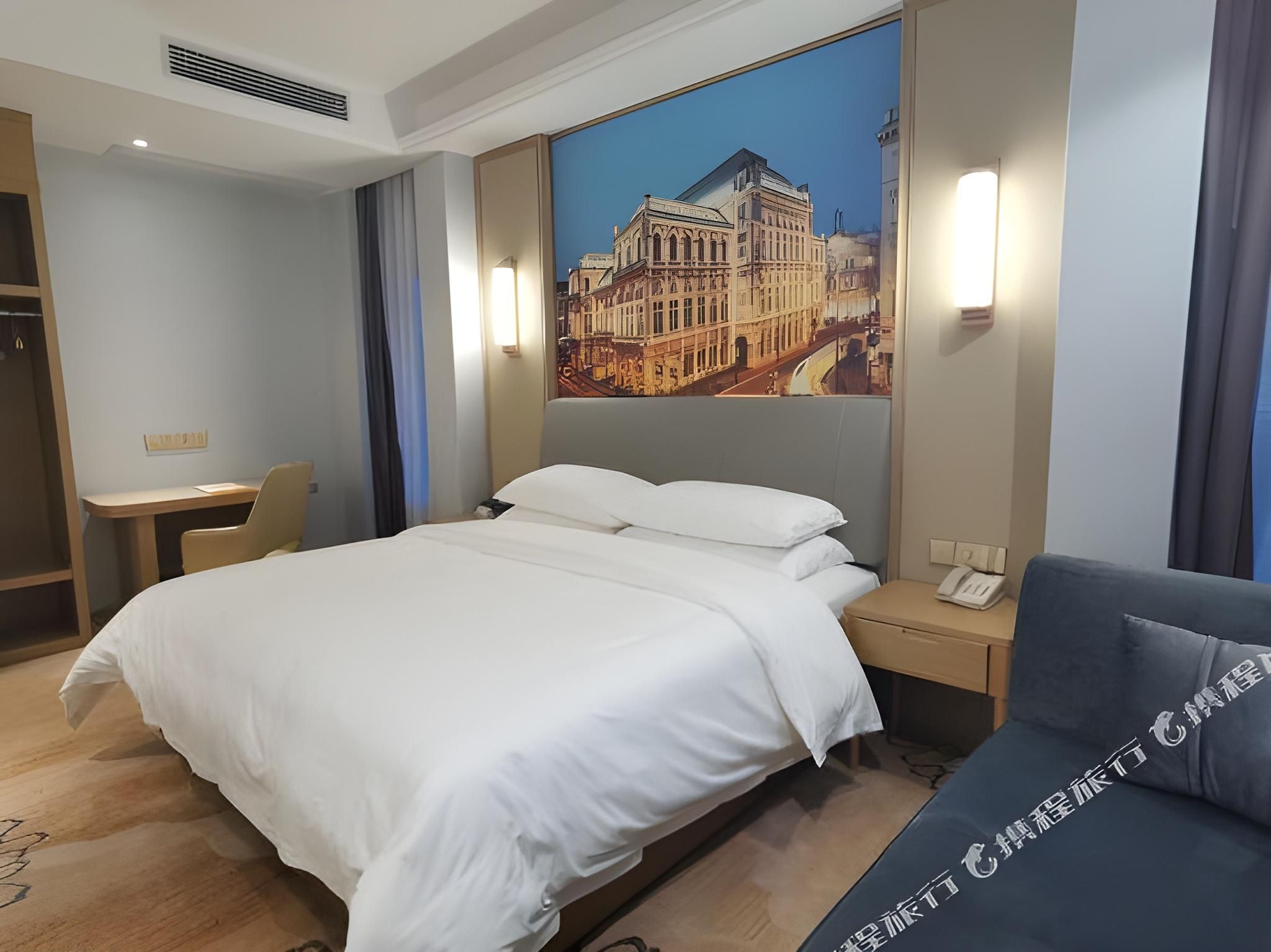 Vienna - Functional Chess Suite Room