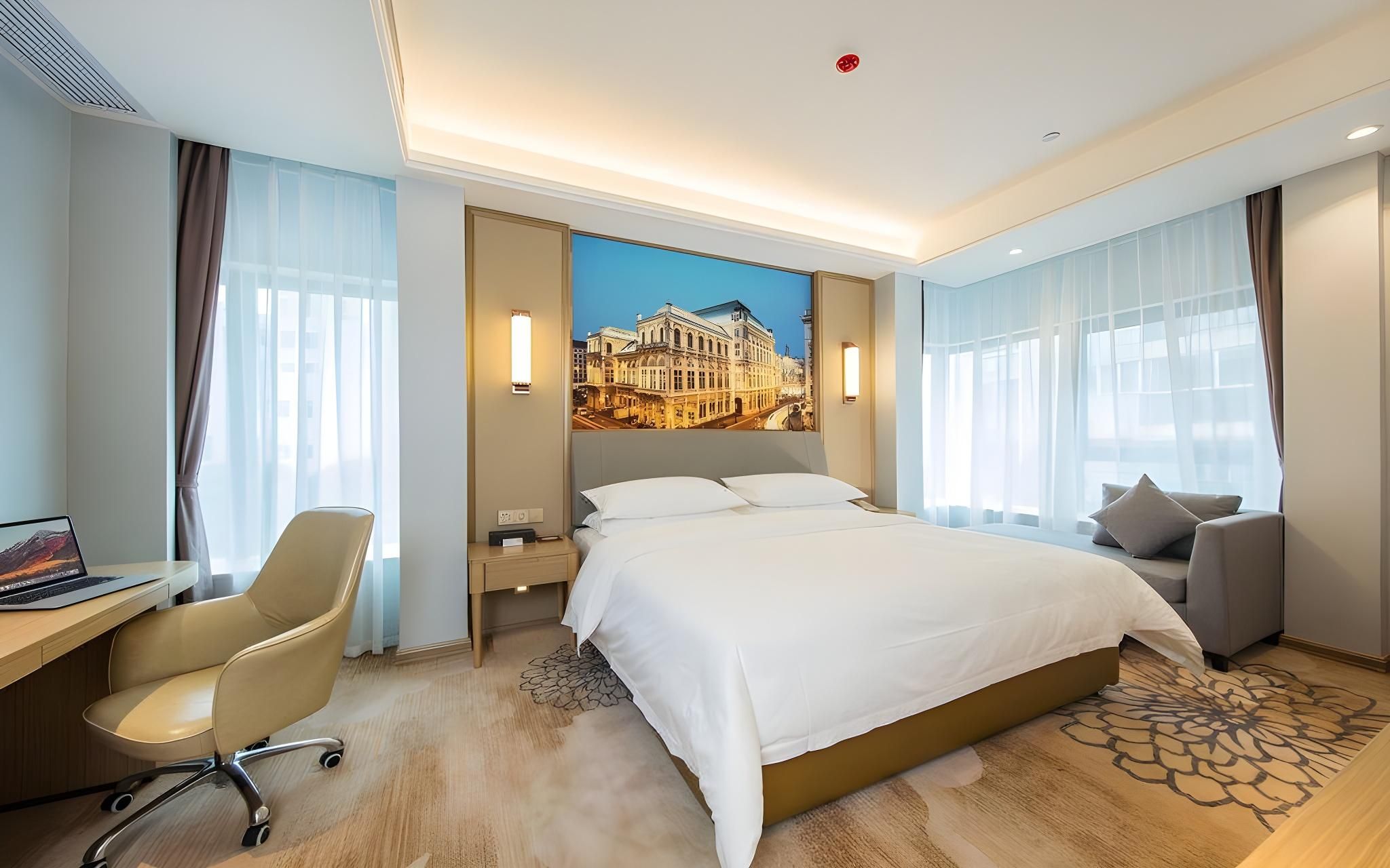Vienna - Functional Chess Suite Room