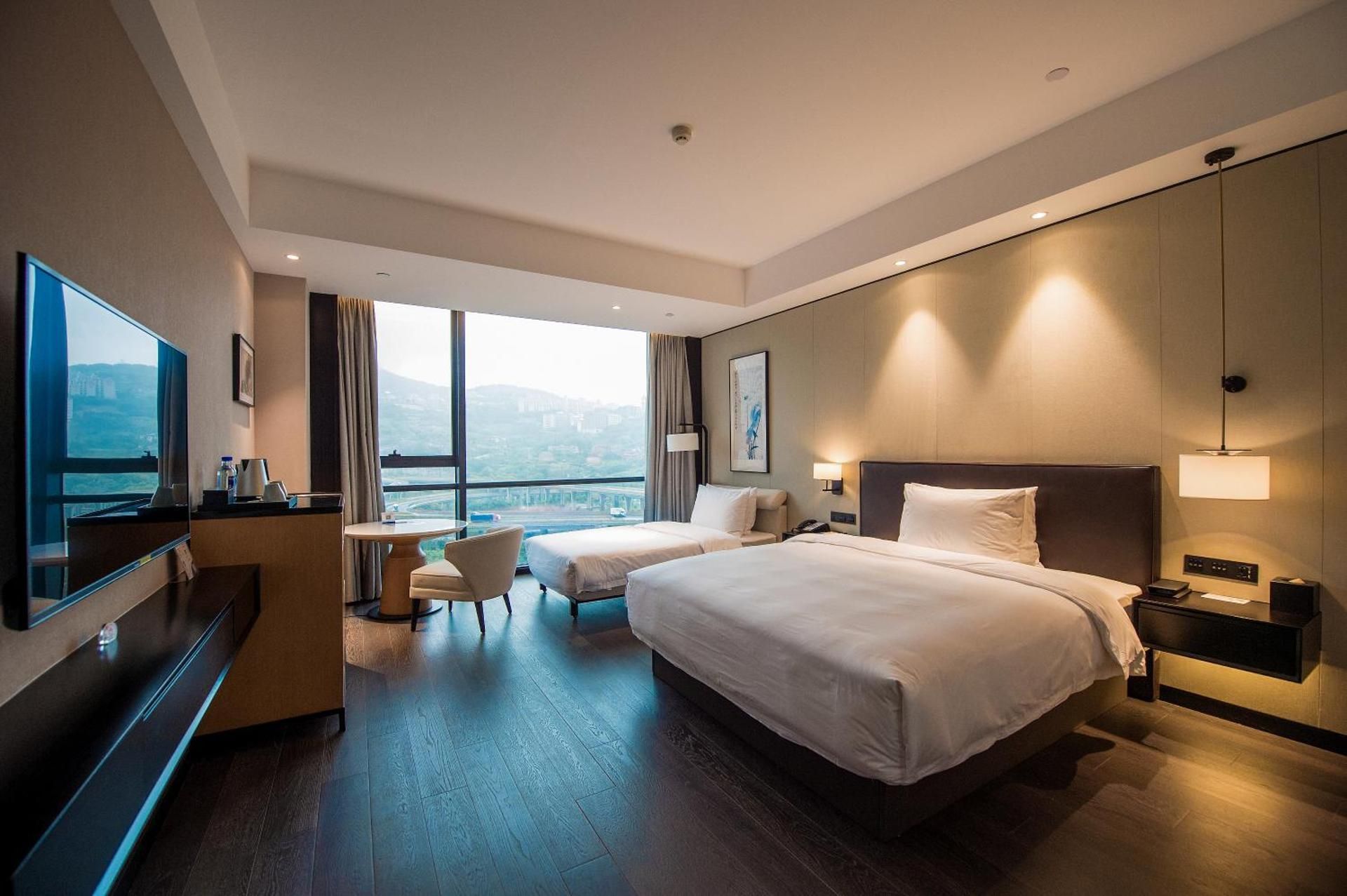 Double Queen Deluxe River Room