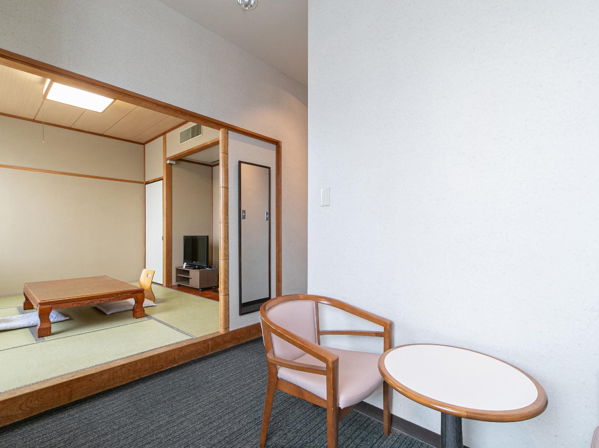 Japanese-Style Room