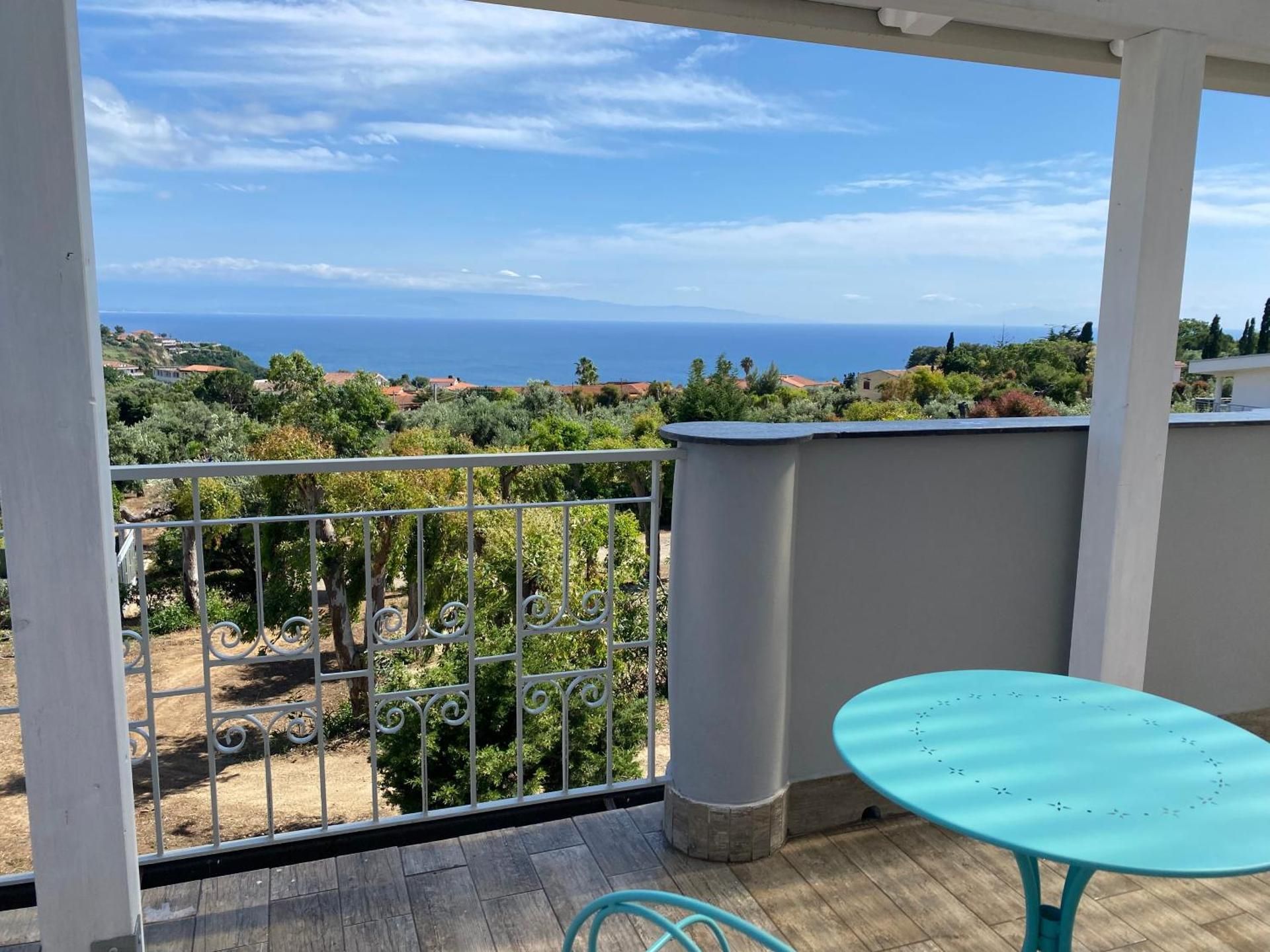 Quadruple Room with Sea View